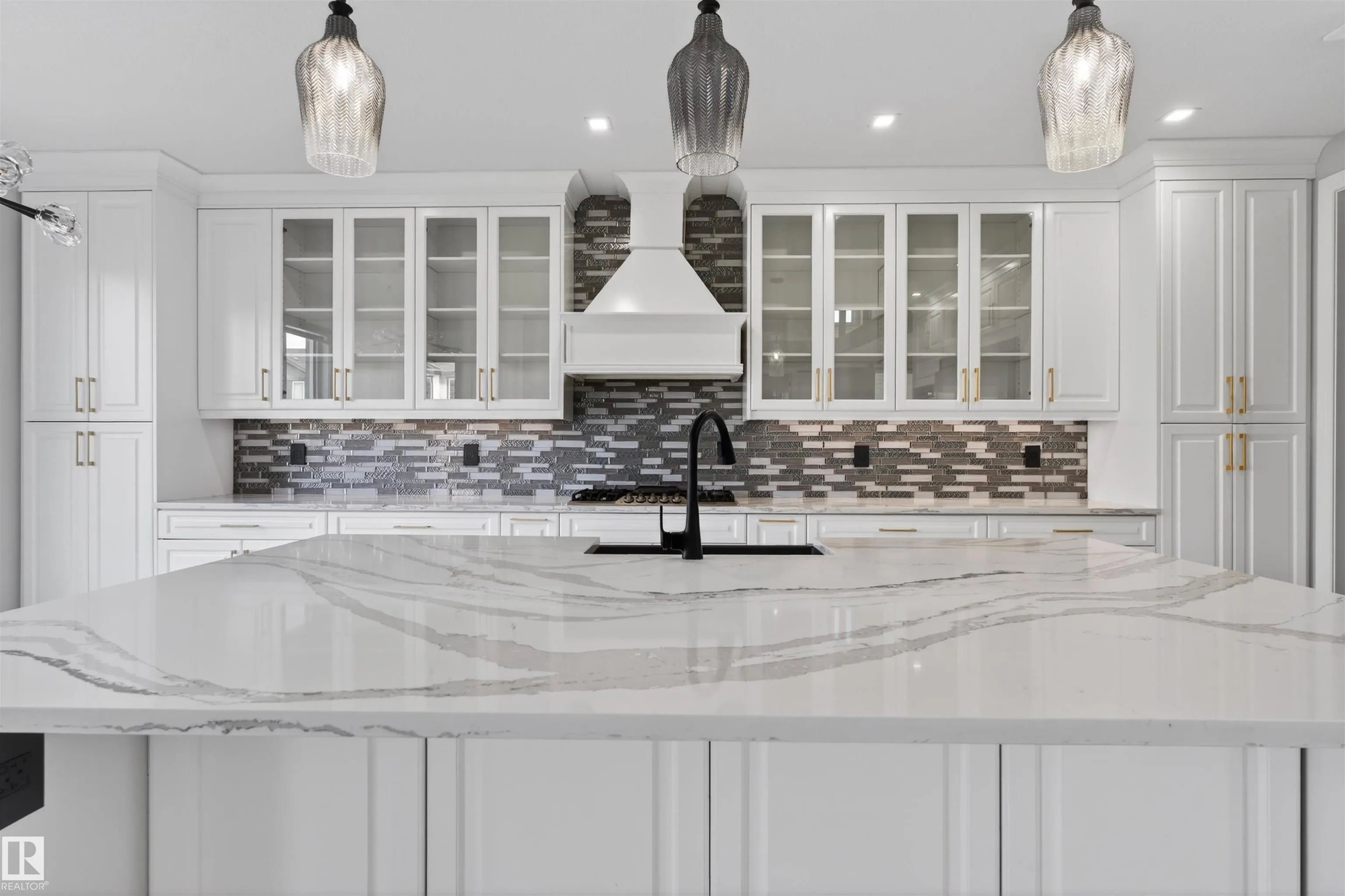 707 180 St SW