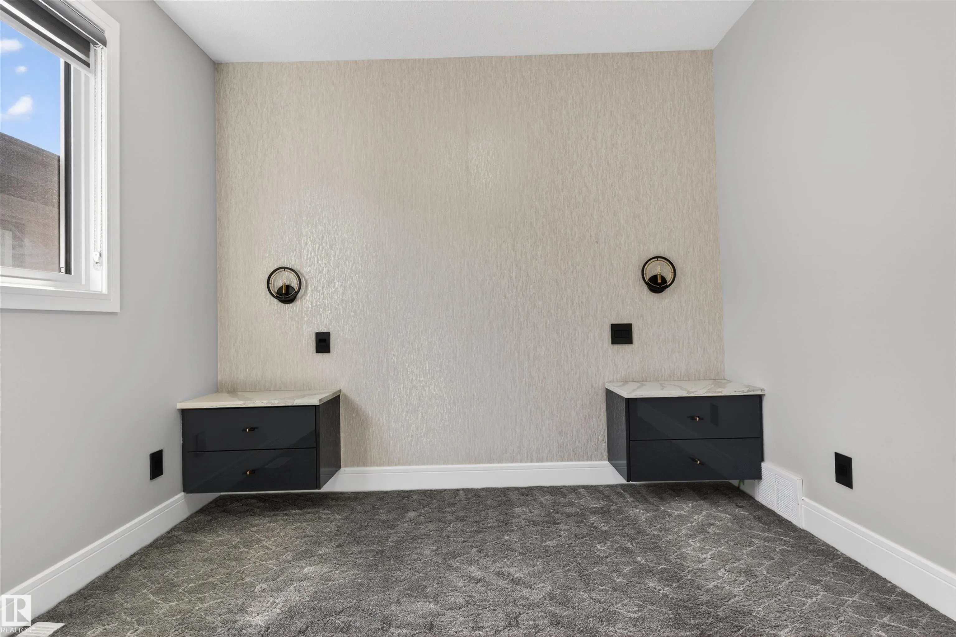 707 180 St SW