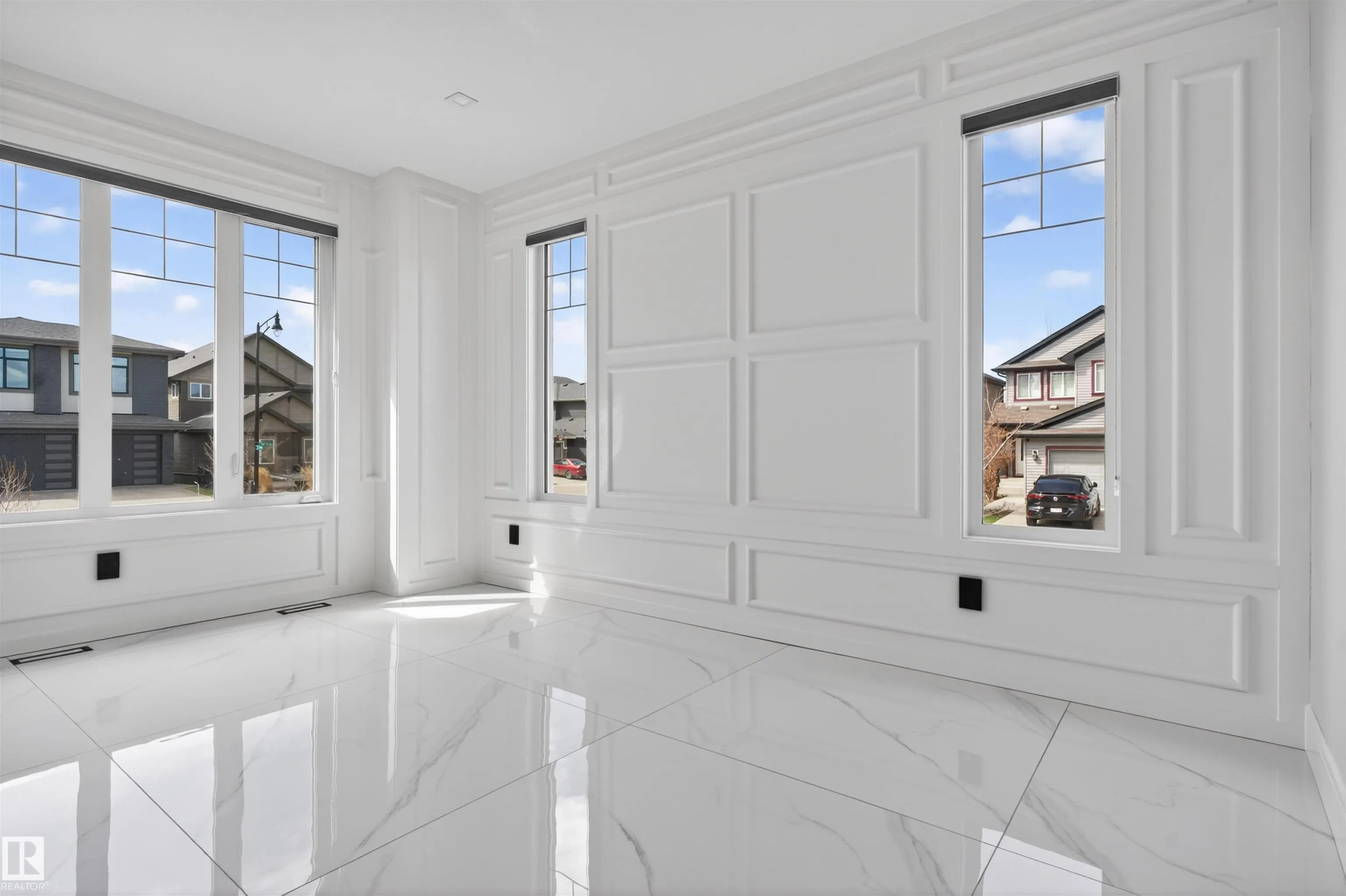 707 180 St SW