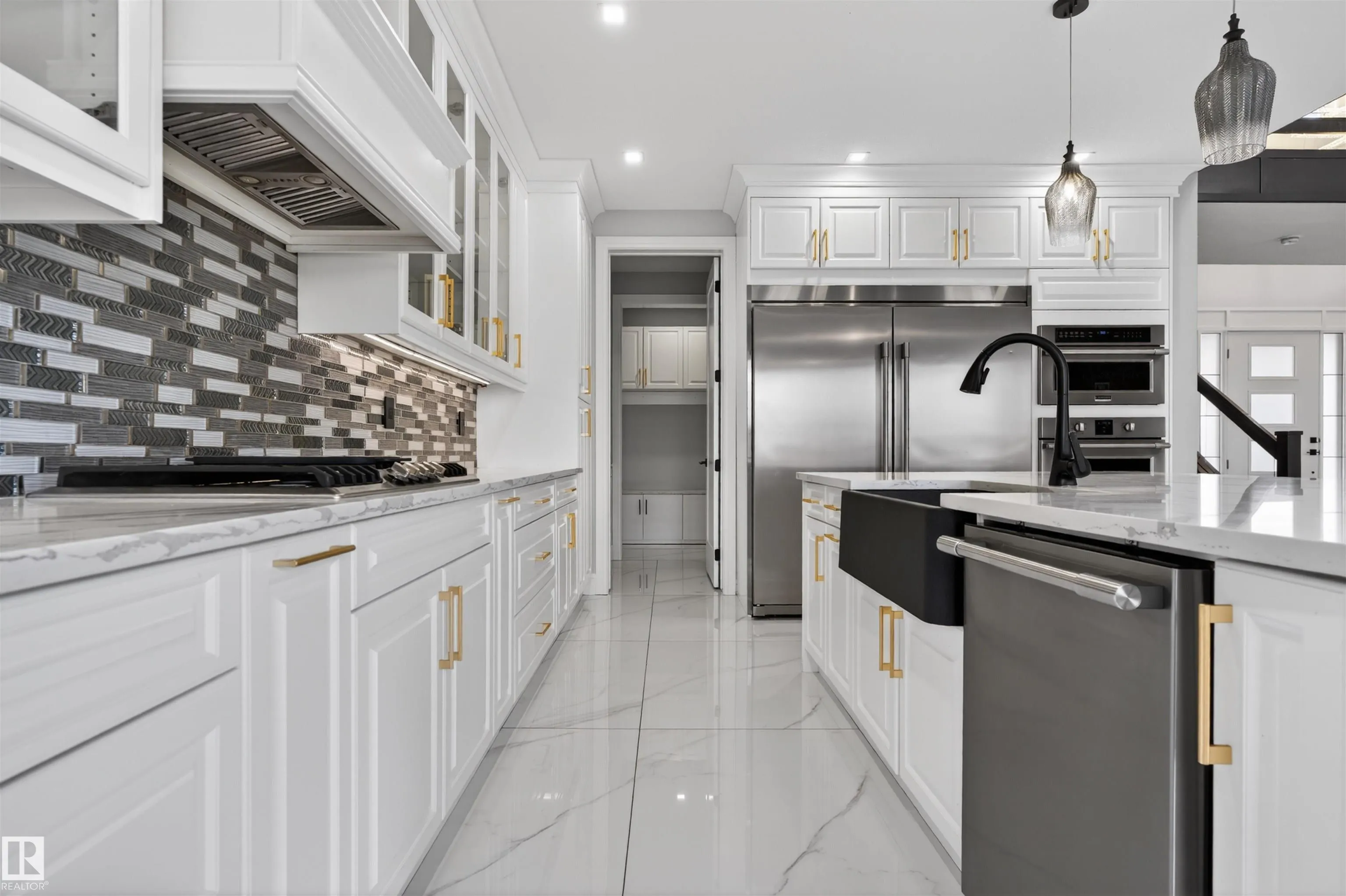 707 180 St SW