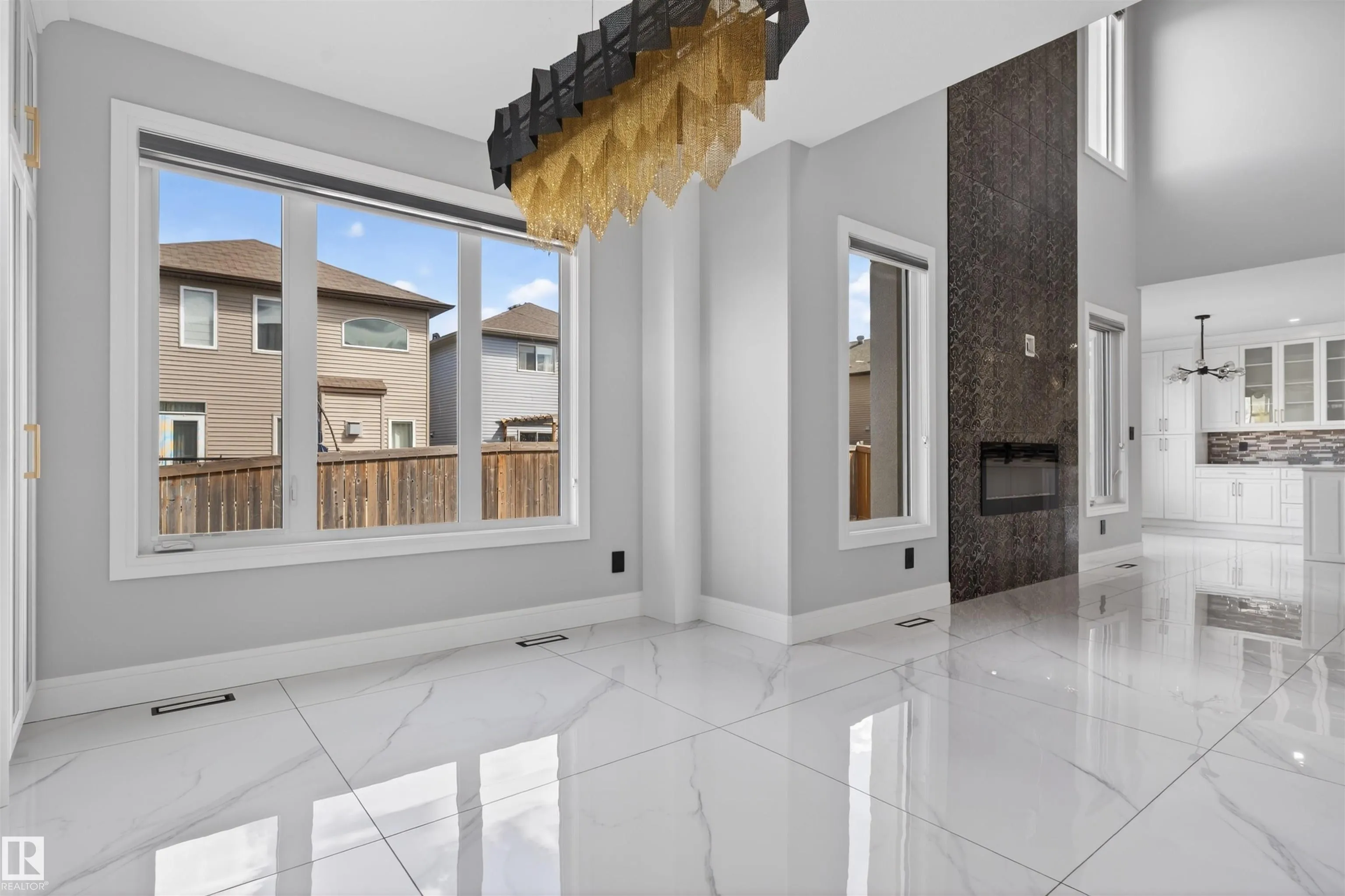 707 180 St SW
