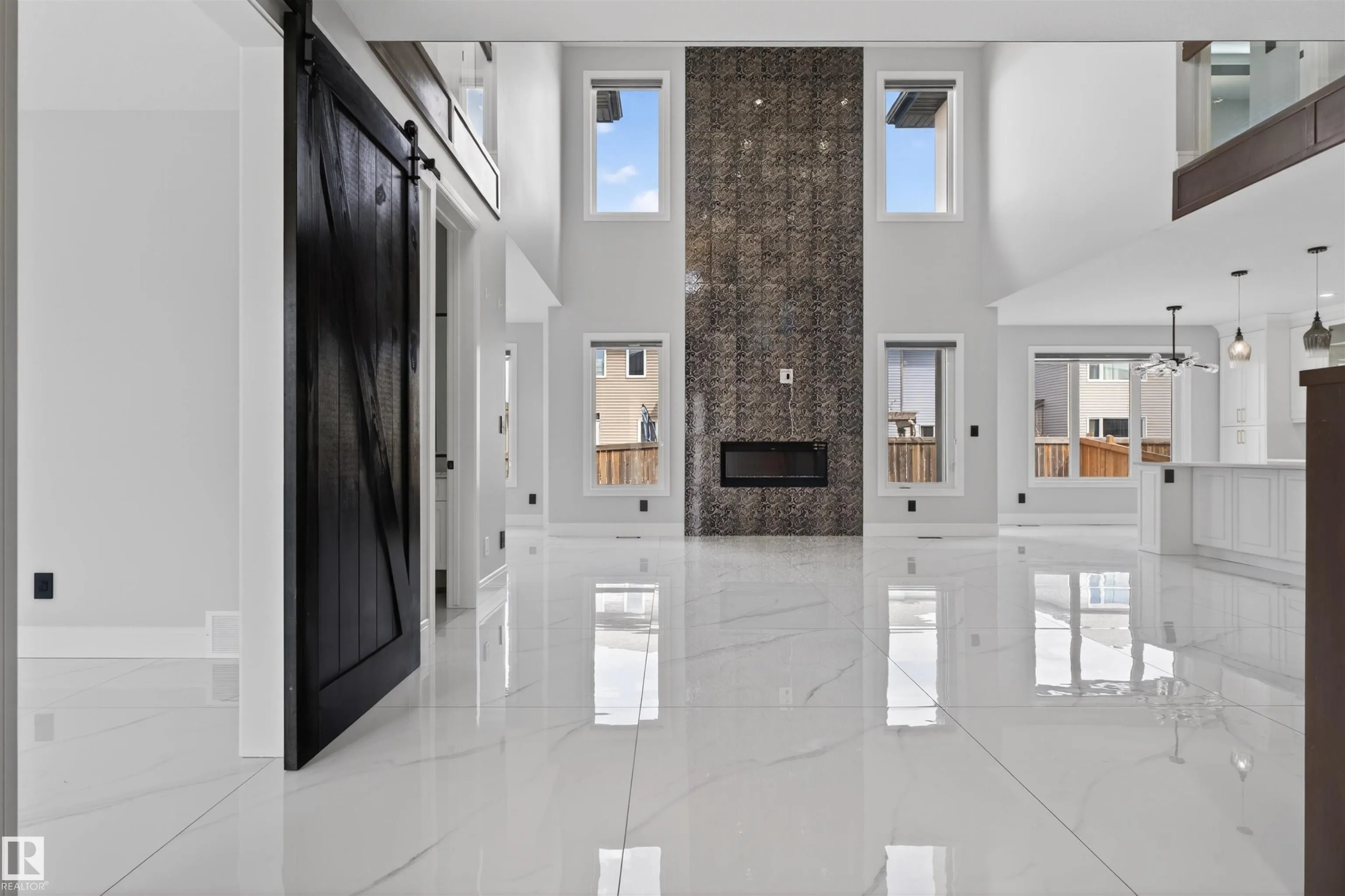 707 180 St SW