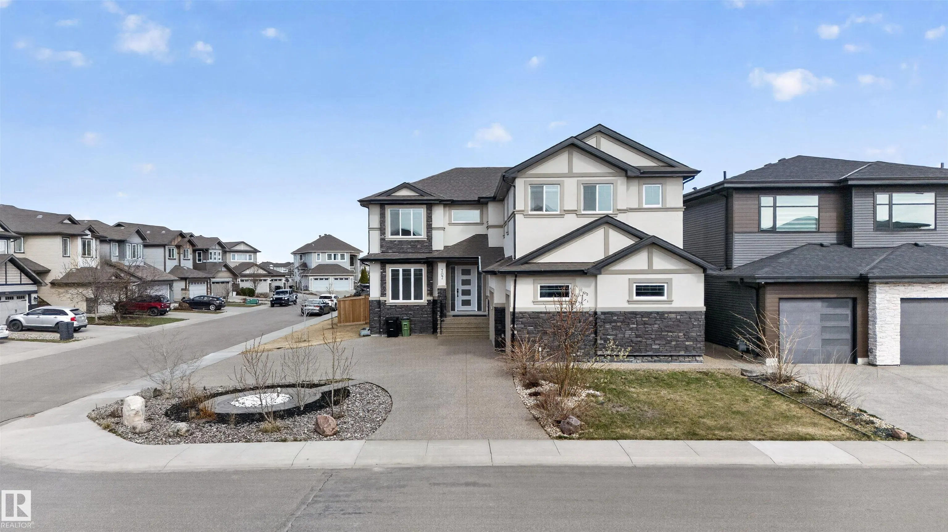 707 180 St SW