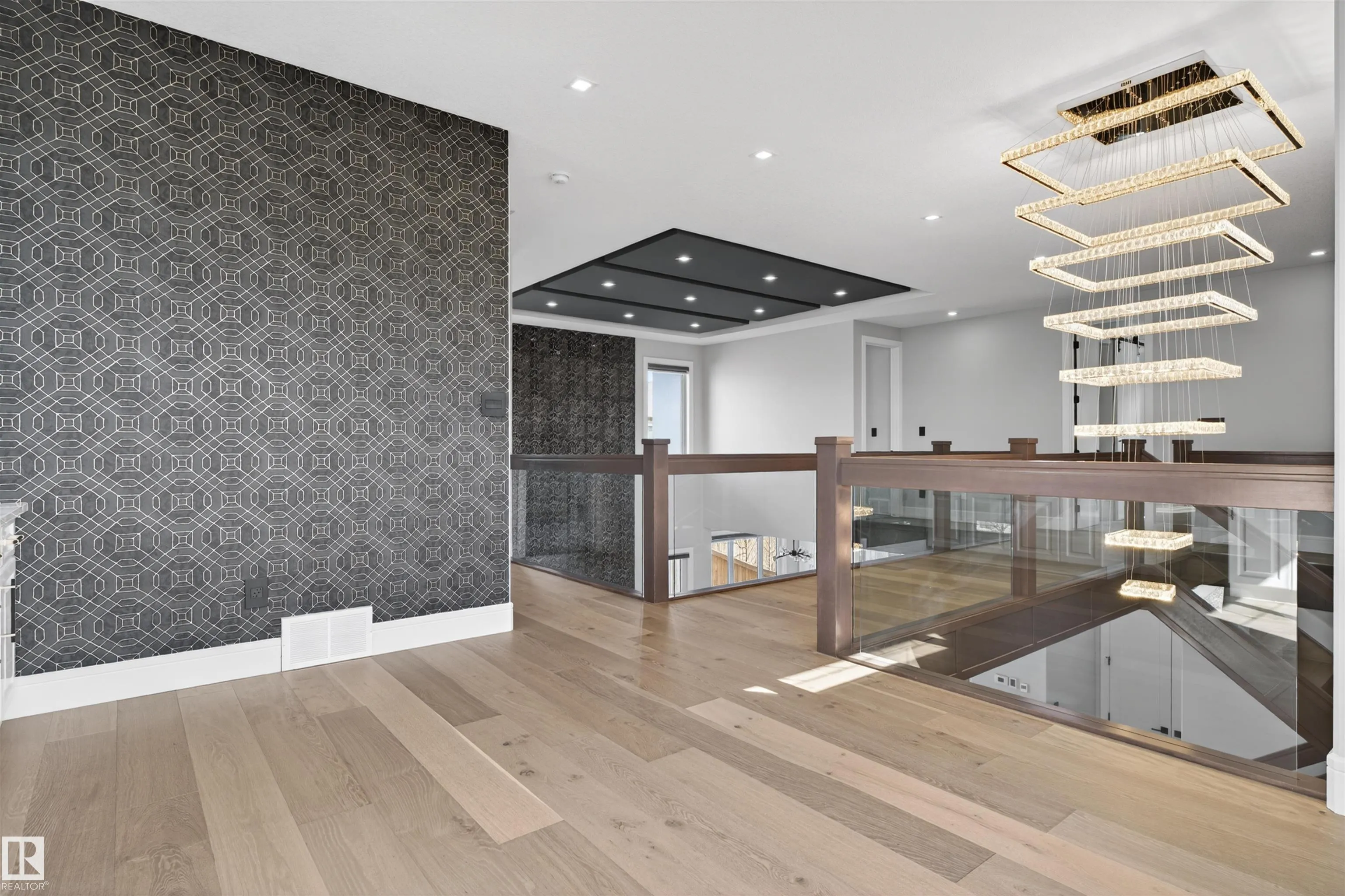 707 180 St SW