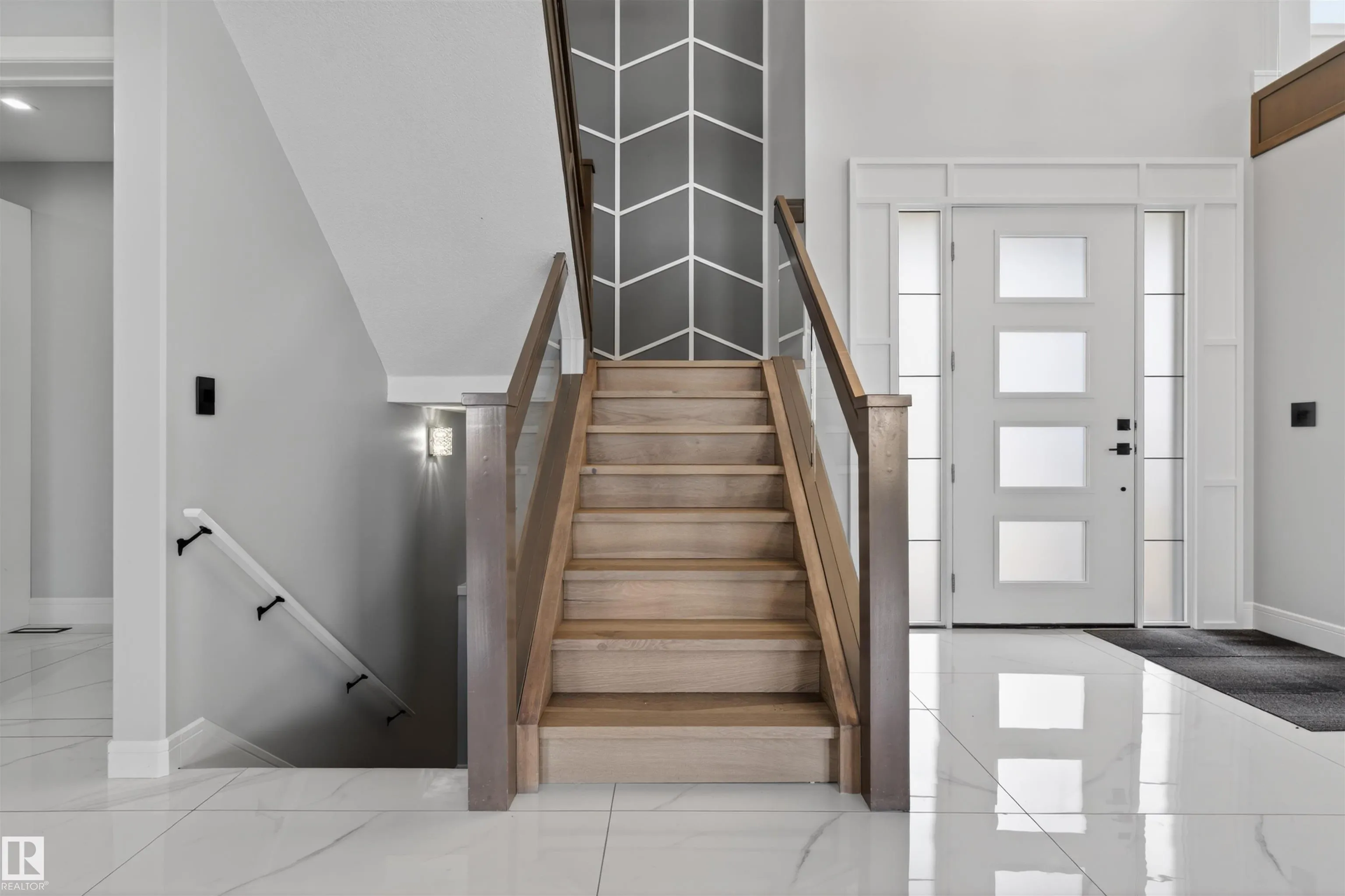 707 180 St SW