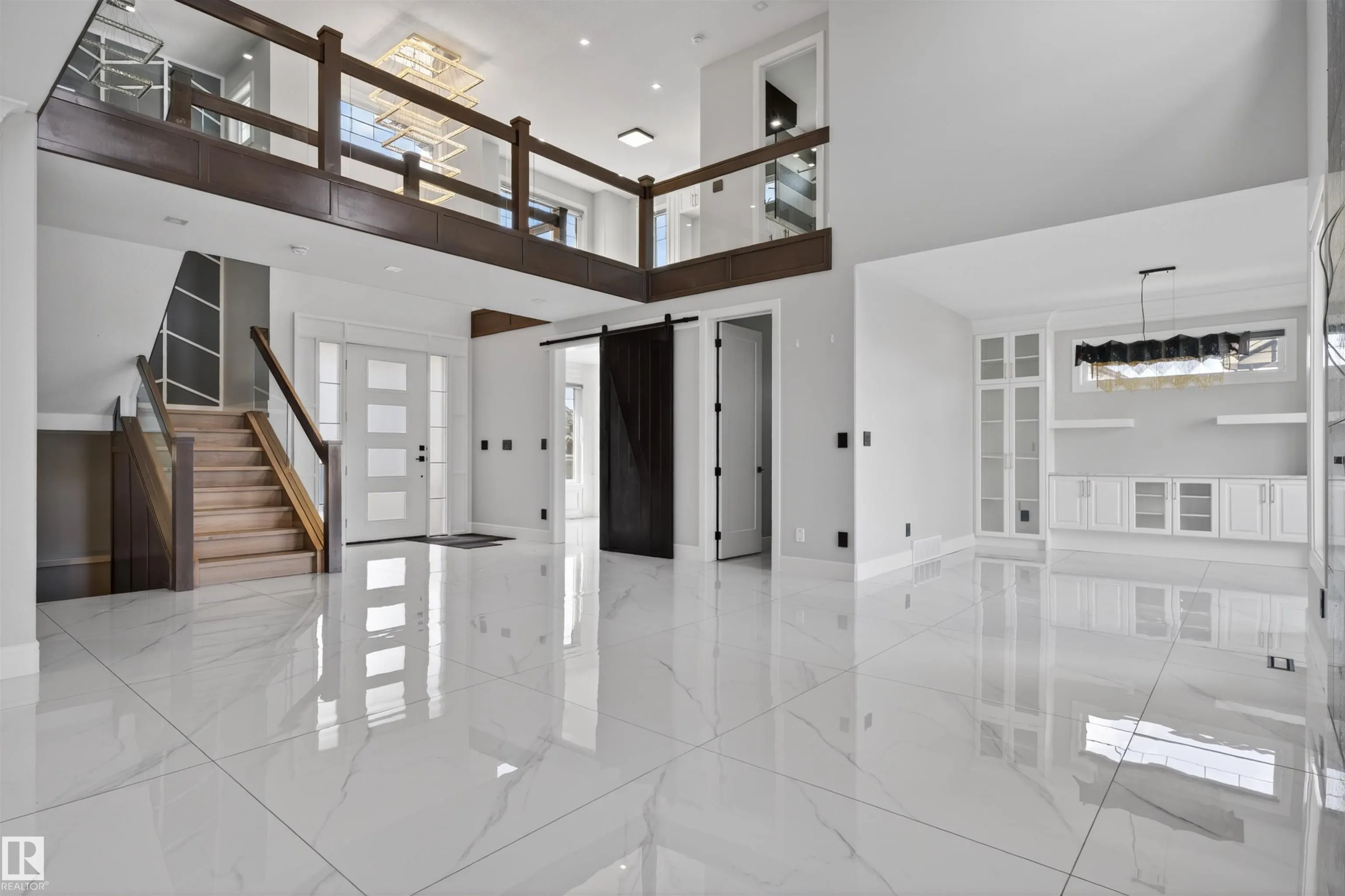 707 180 St SW