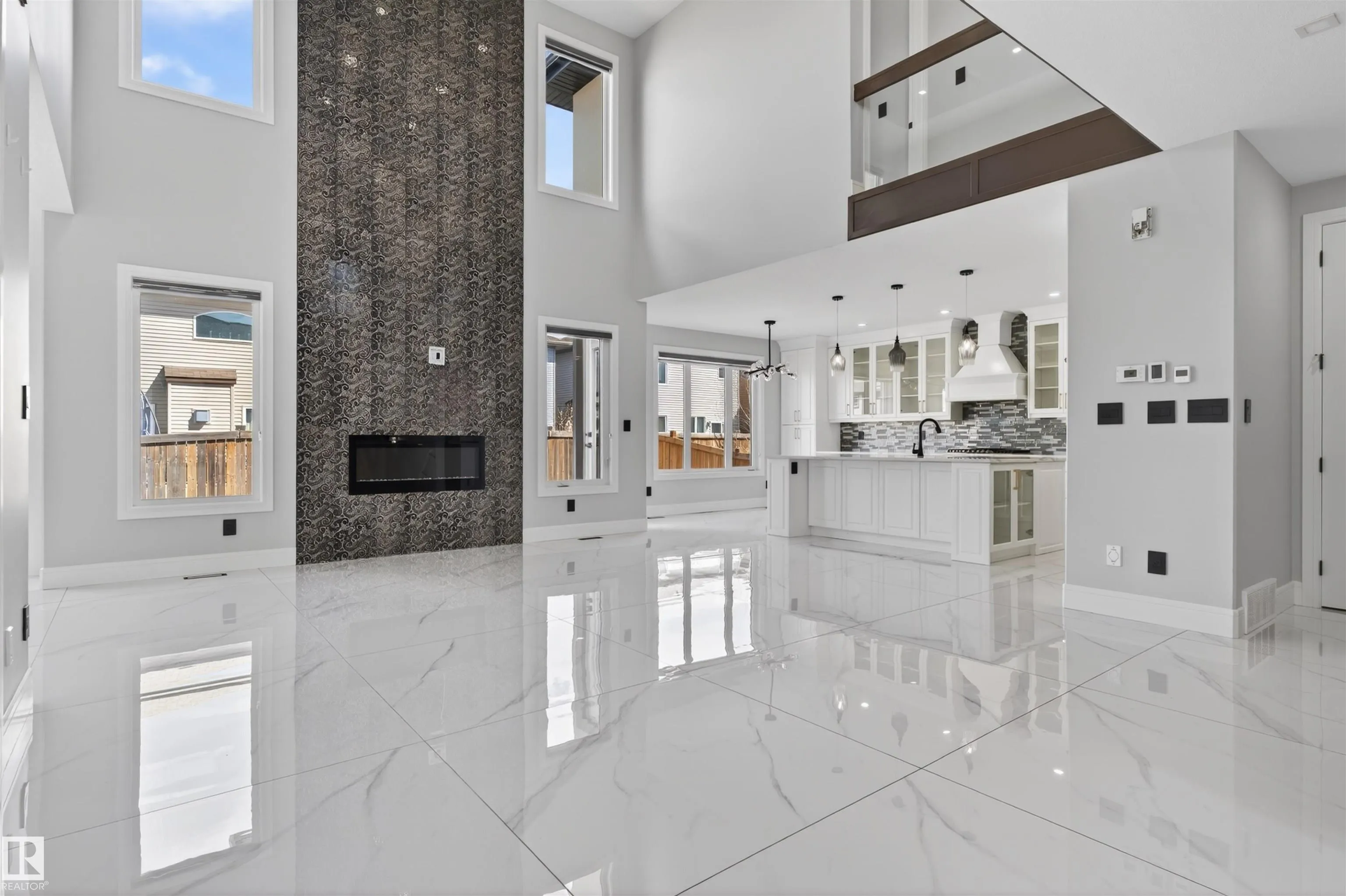 707 180 St SW