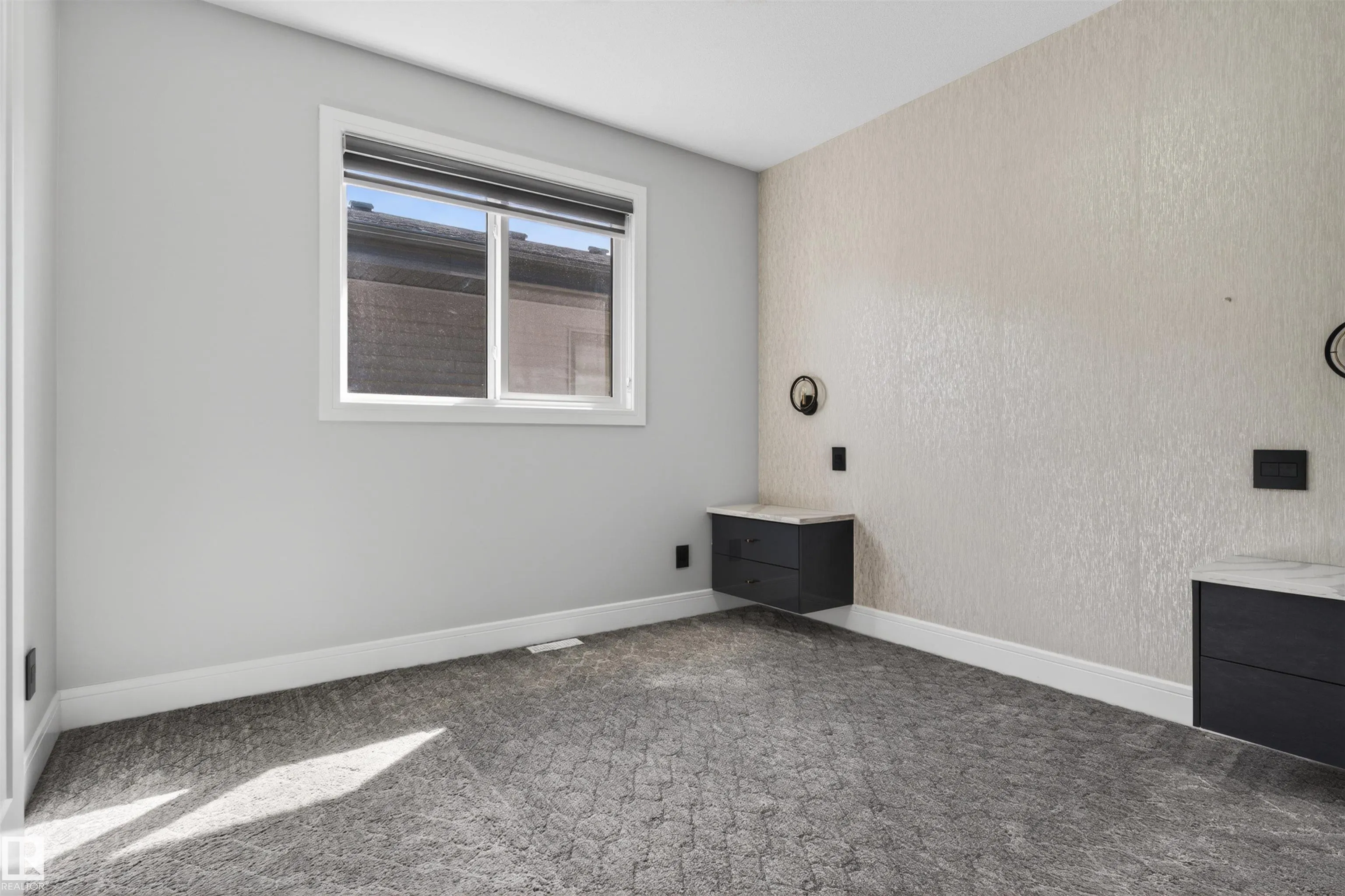 707 180 St SW