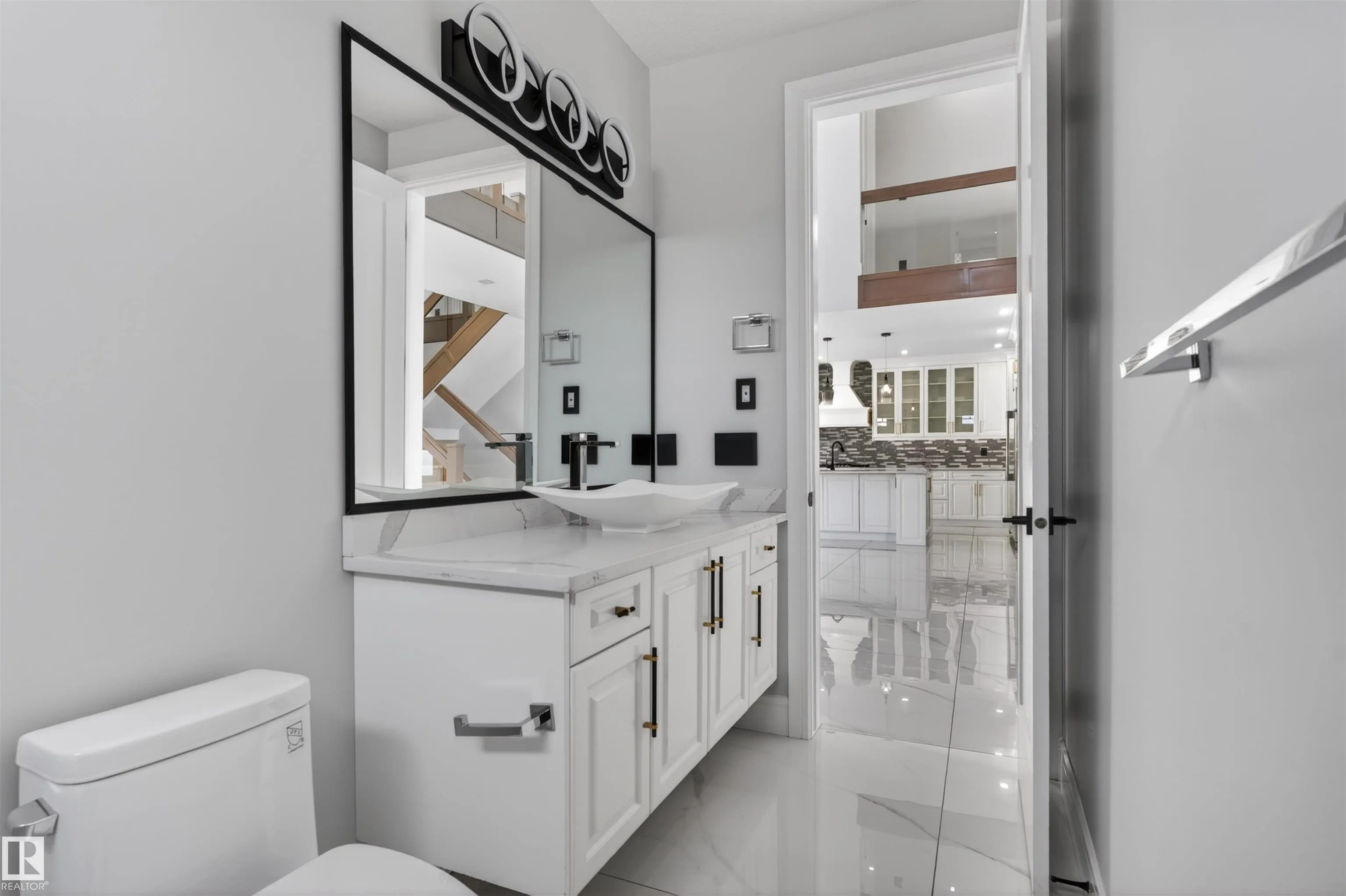 707 180 St SW