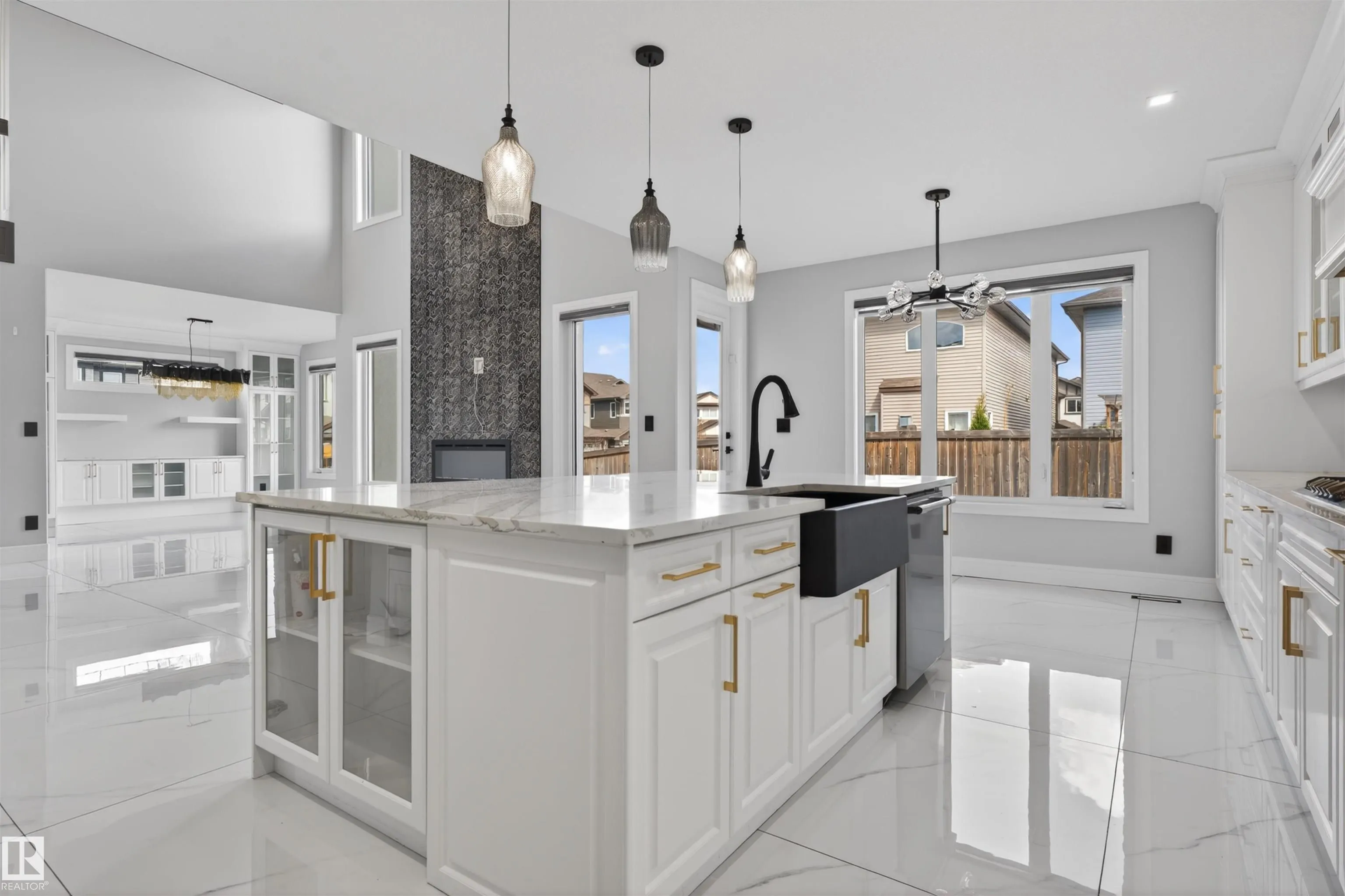 707 180 St SW
