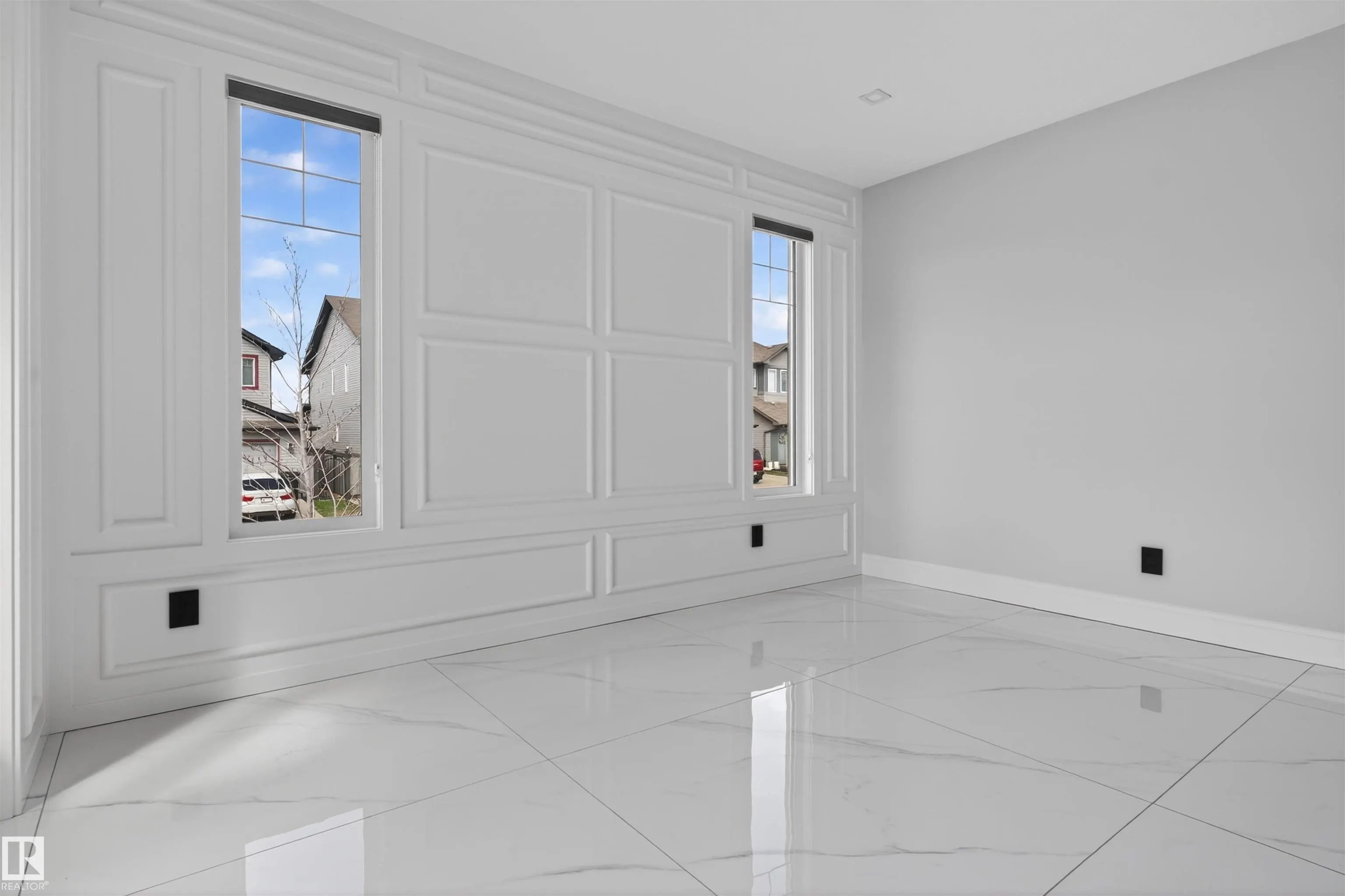 707 180 St SW