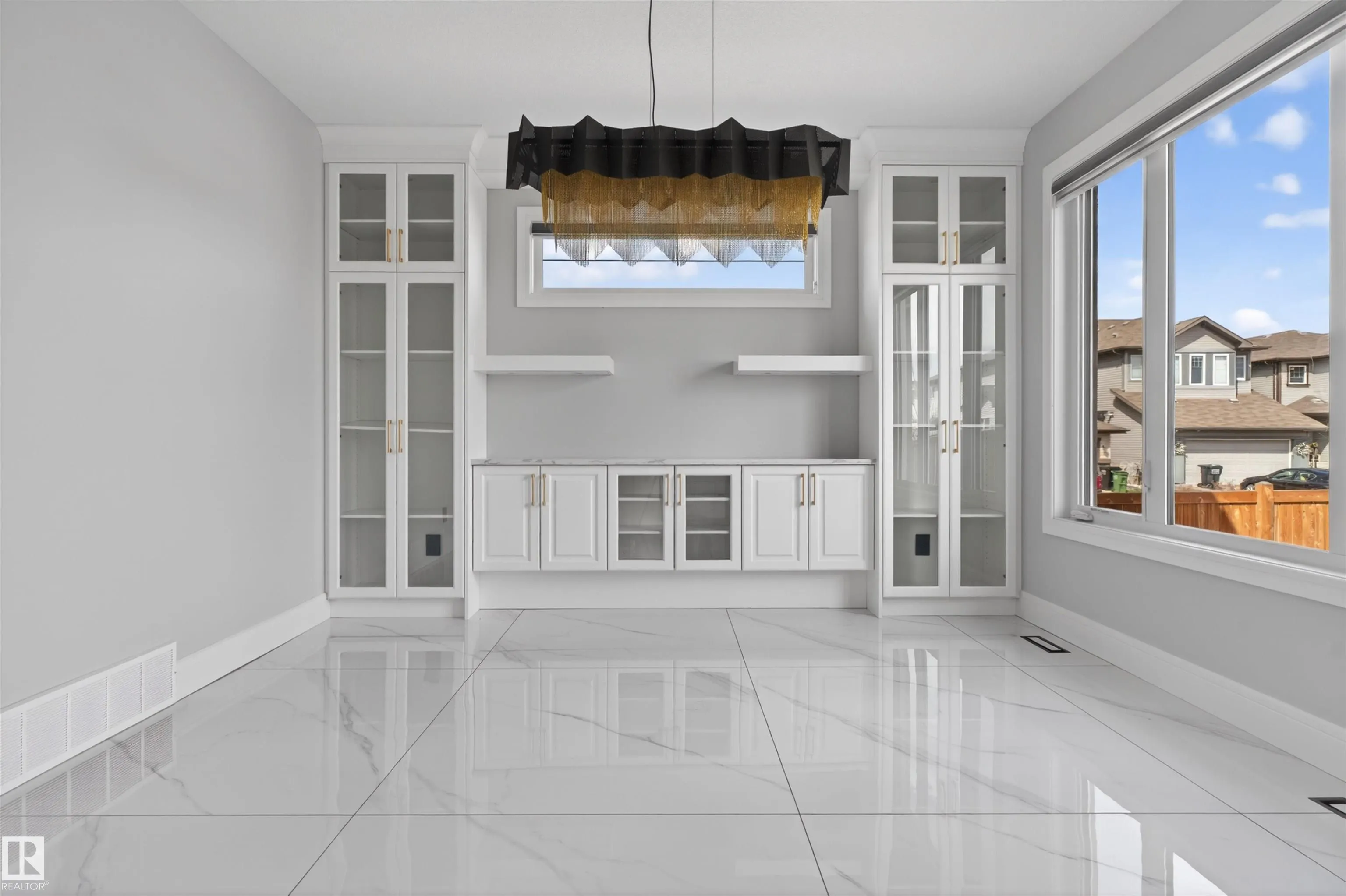 707 180 St SW