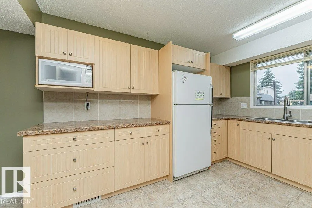 19 GOLDEN SPIKE Road