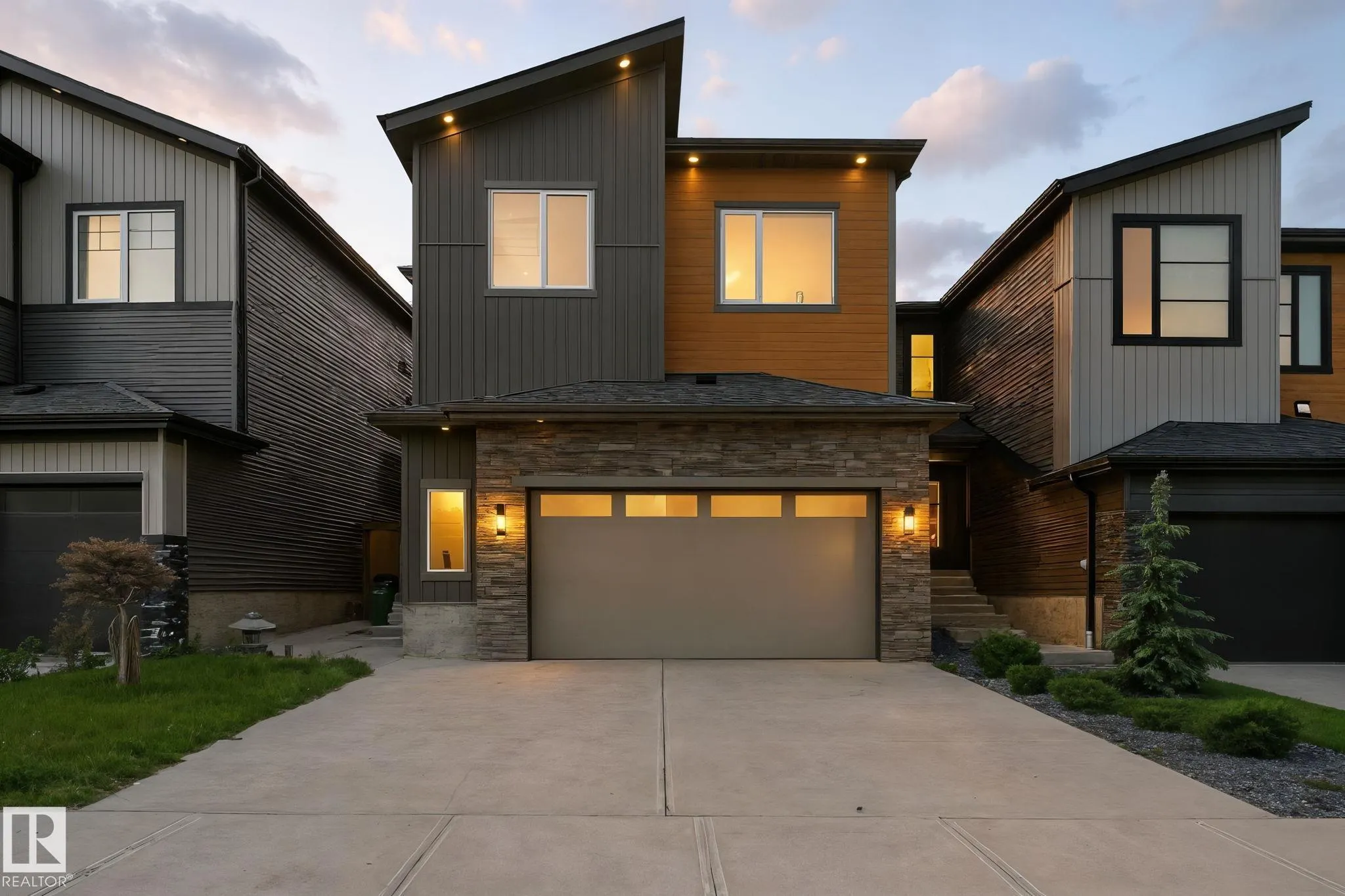 1048 GOLDFINCH Way