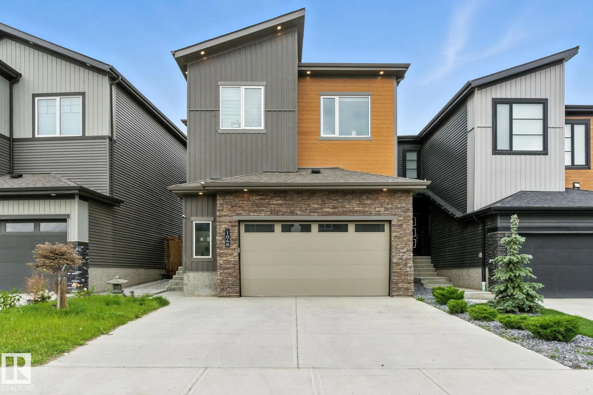1048 GOLDFINCH Way