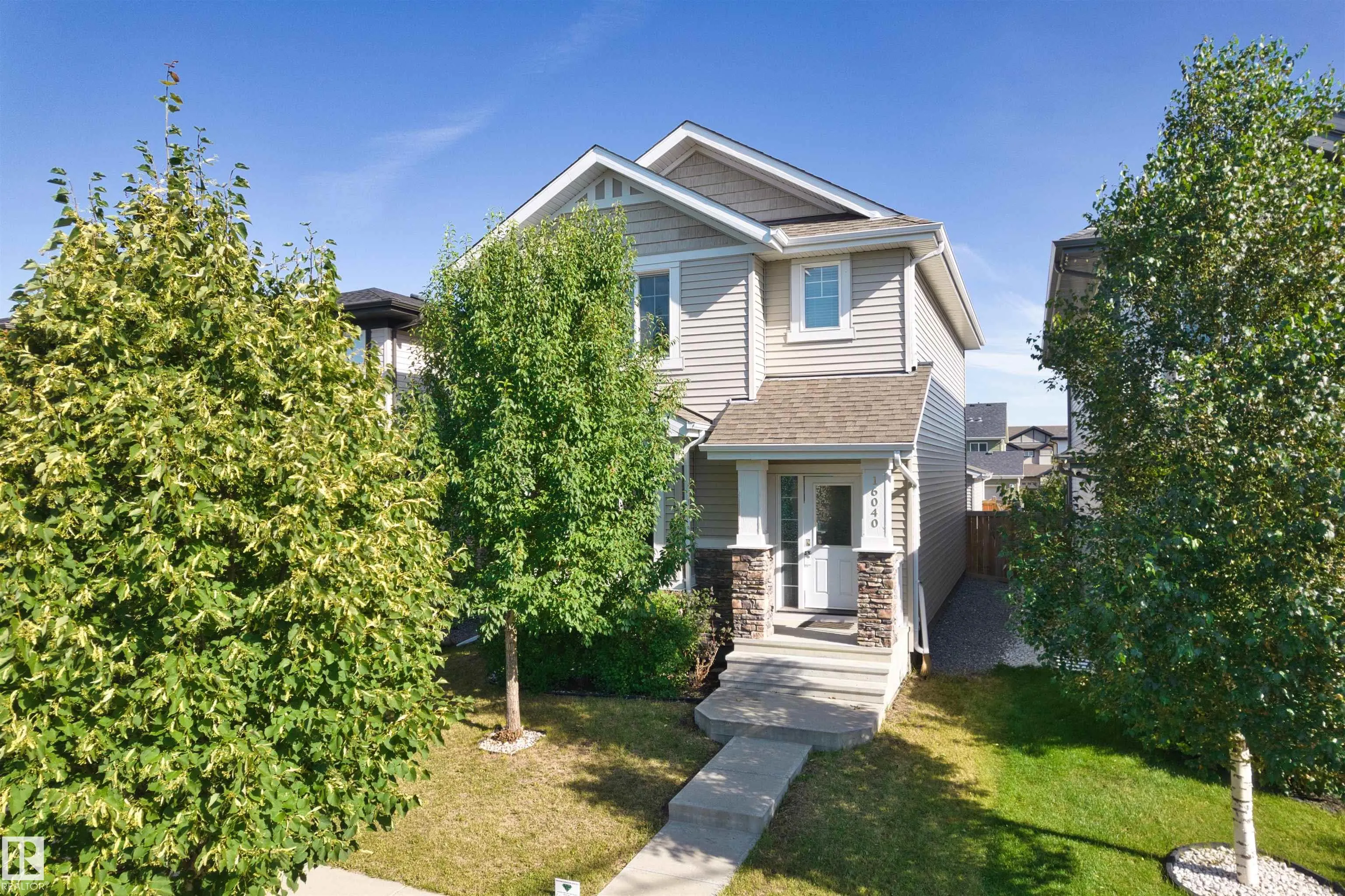 16040 11 Avenue