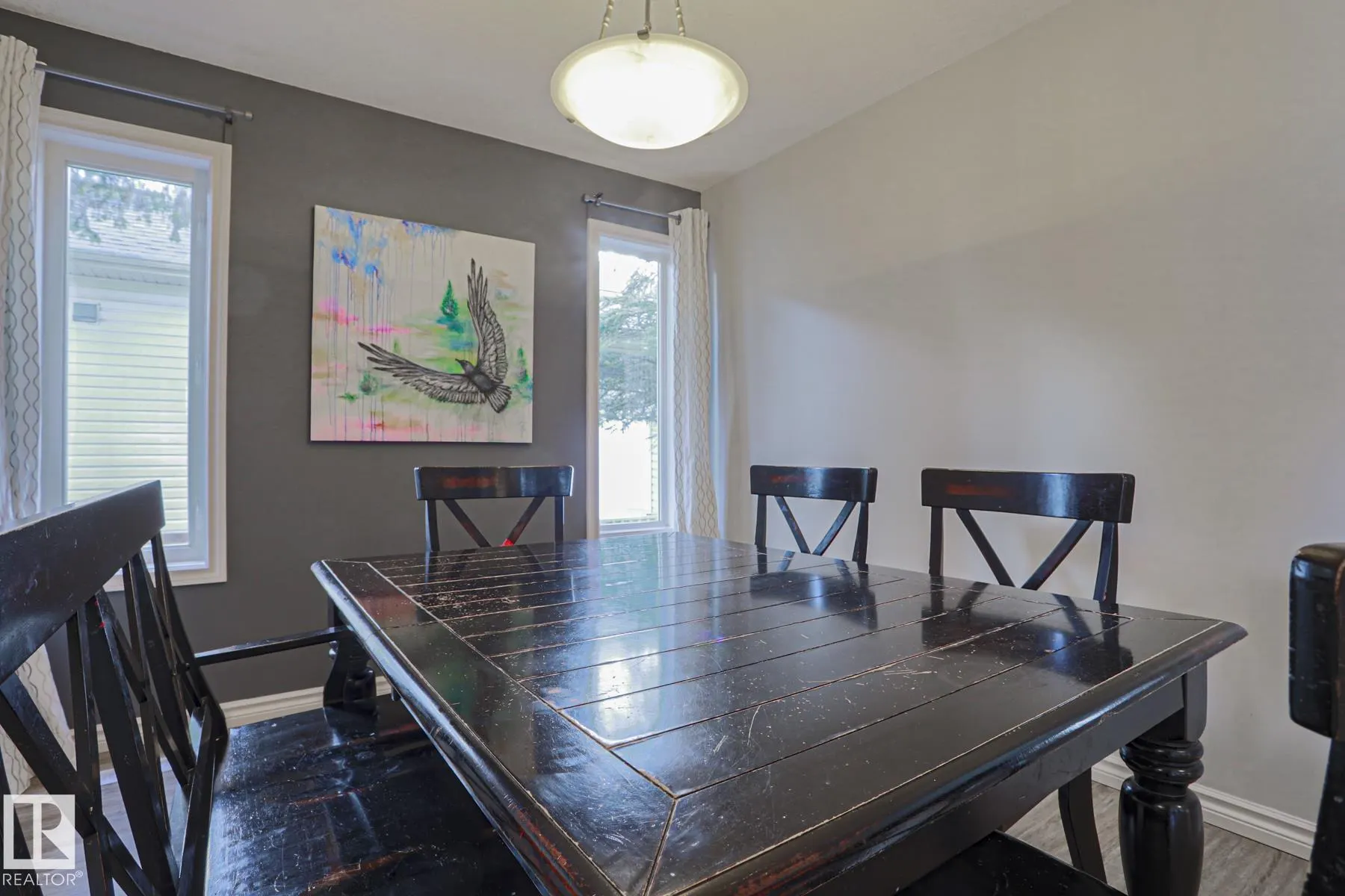 6 WILLIS Crescent