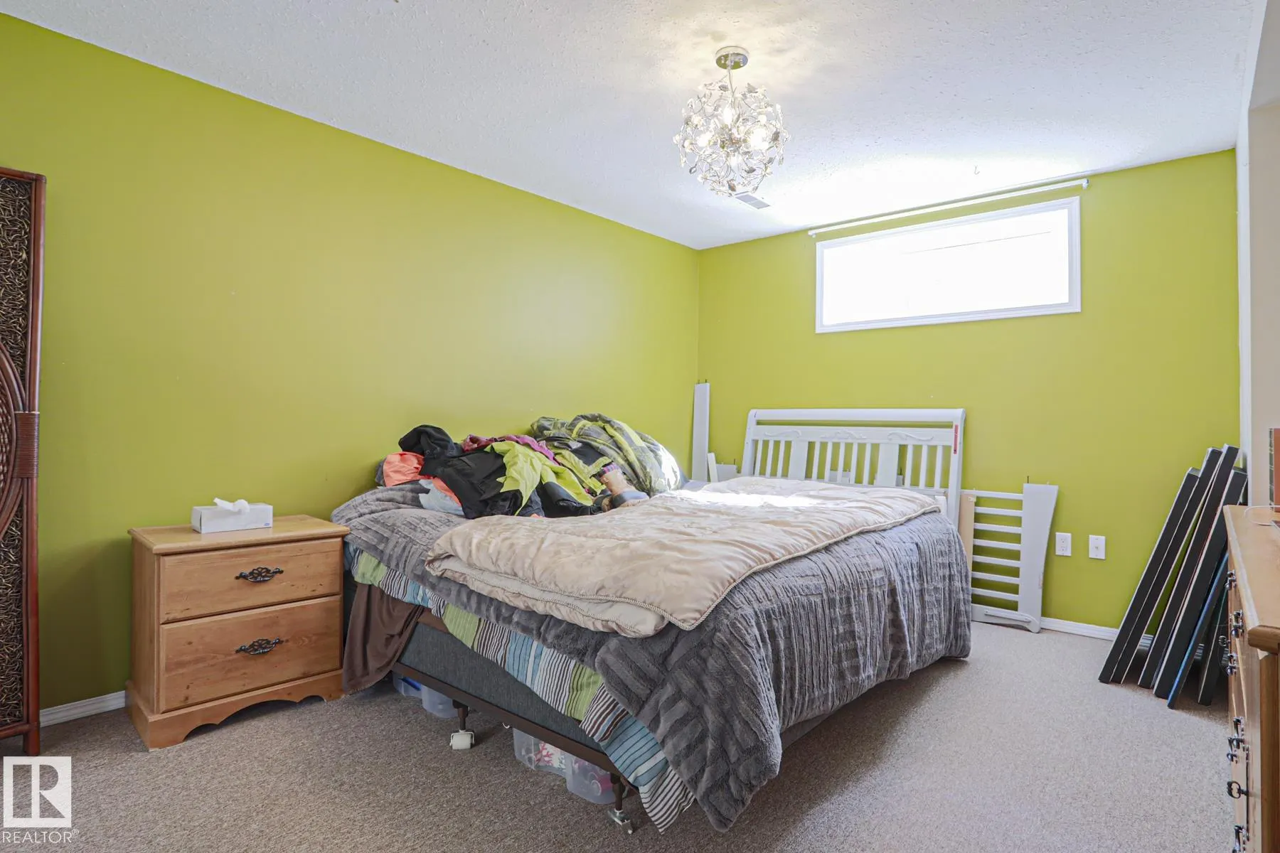 6 WILLIS Crescent