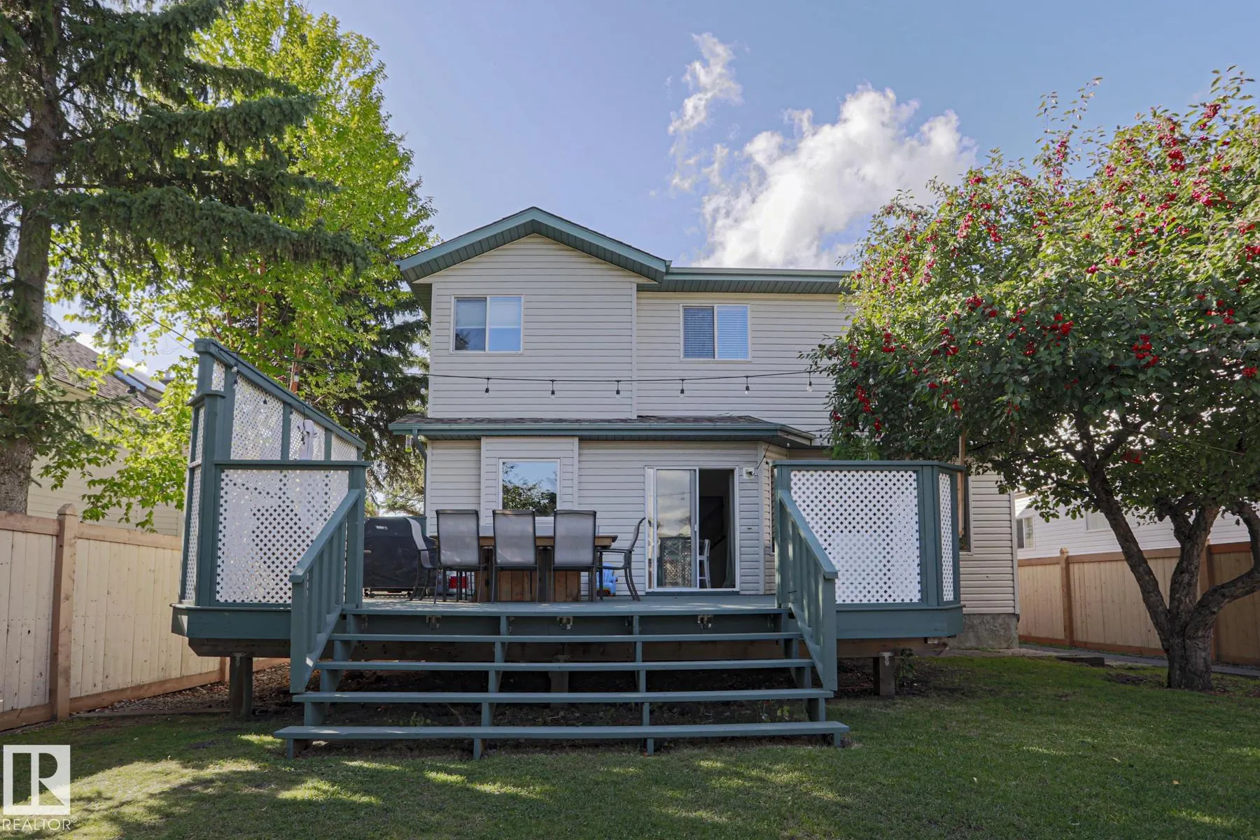 6 WILLIS Crescent
