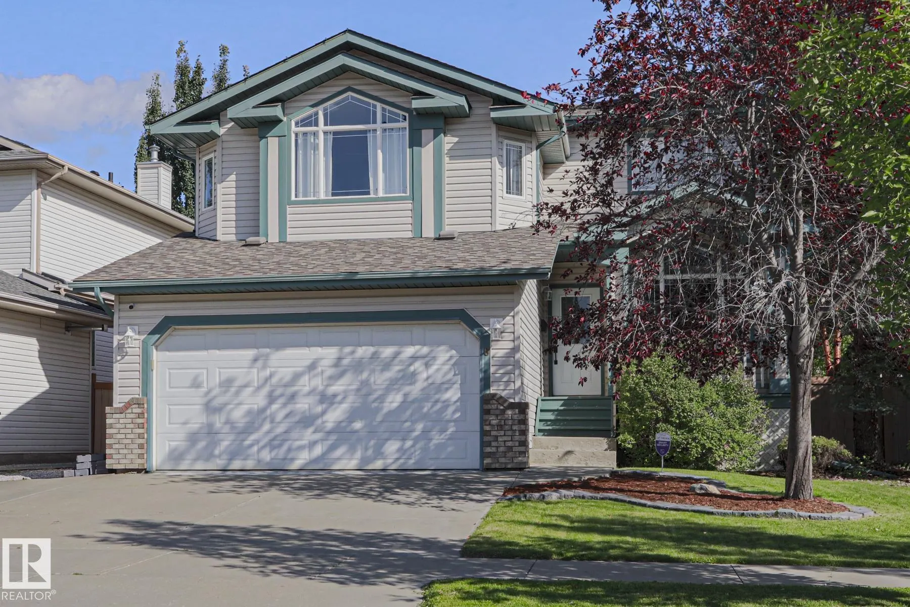 6 WILLIS Crescent