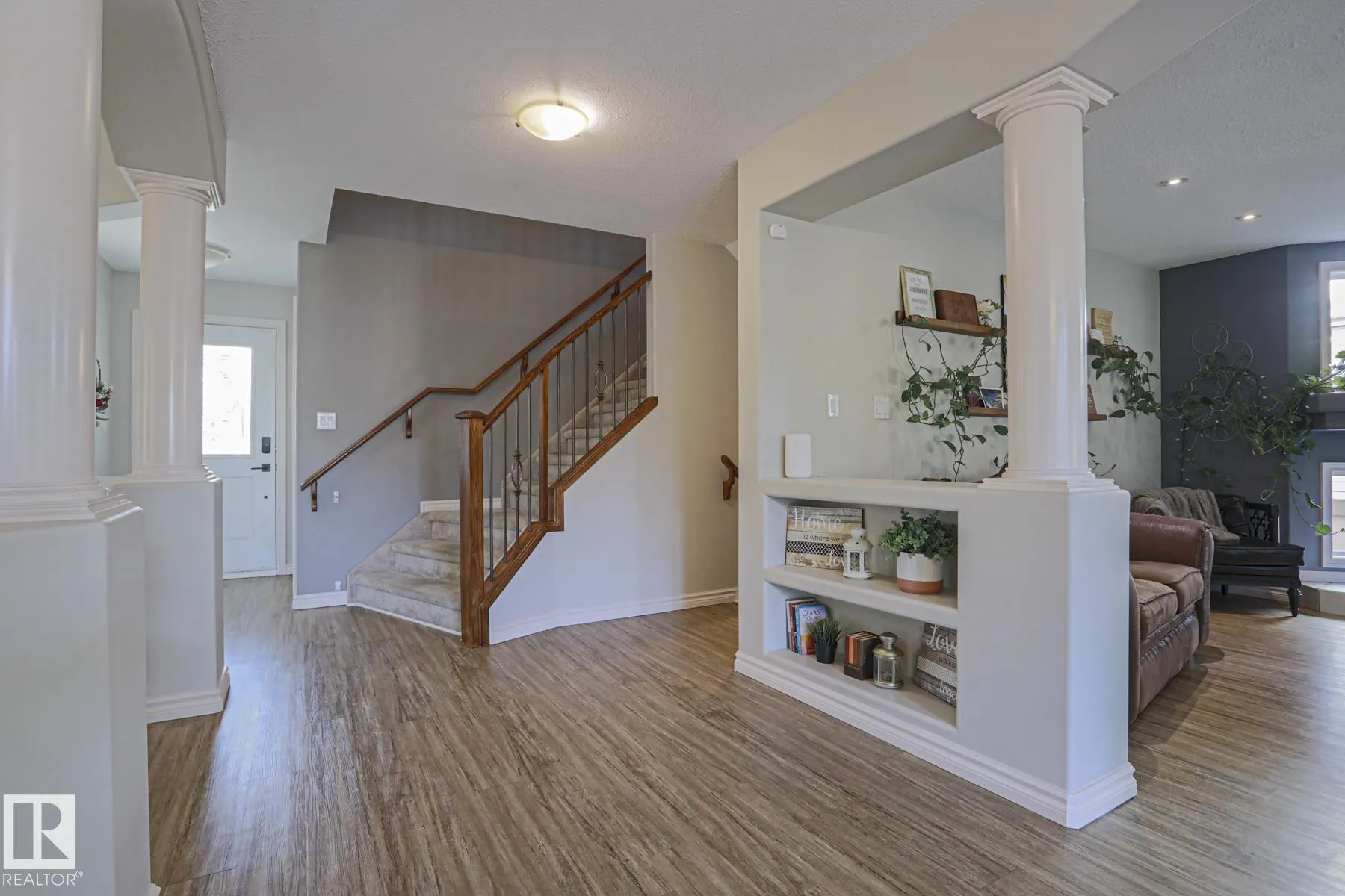 6 WILLIS Crescent