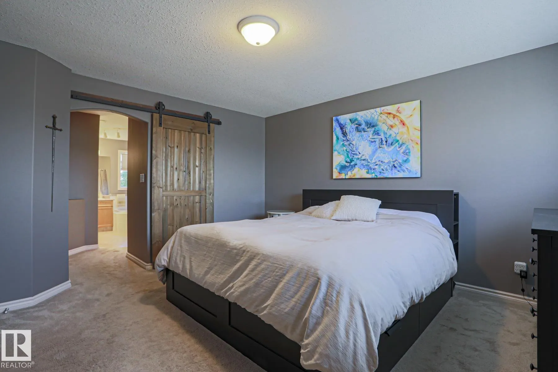 6 WILLIS Crescent