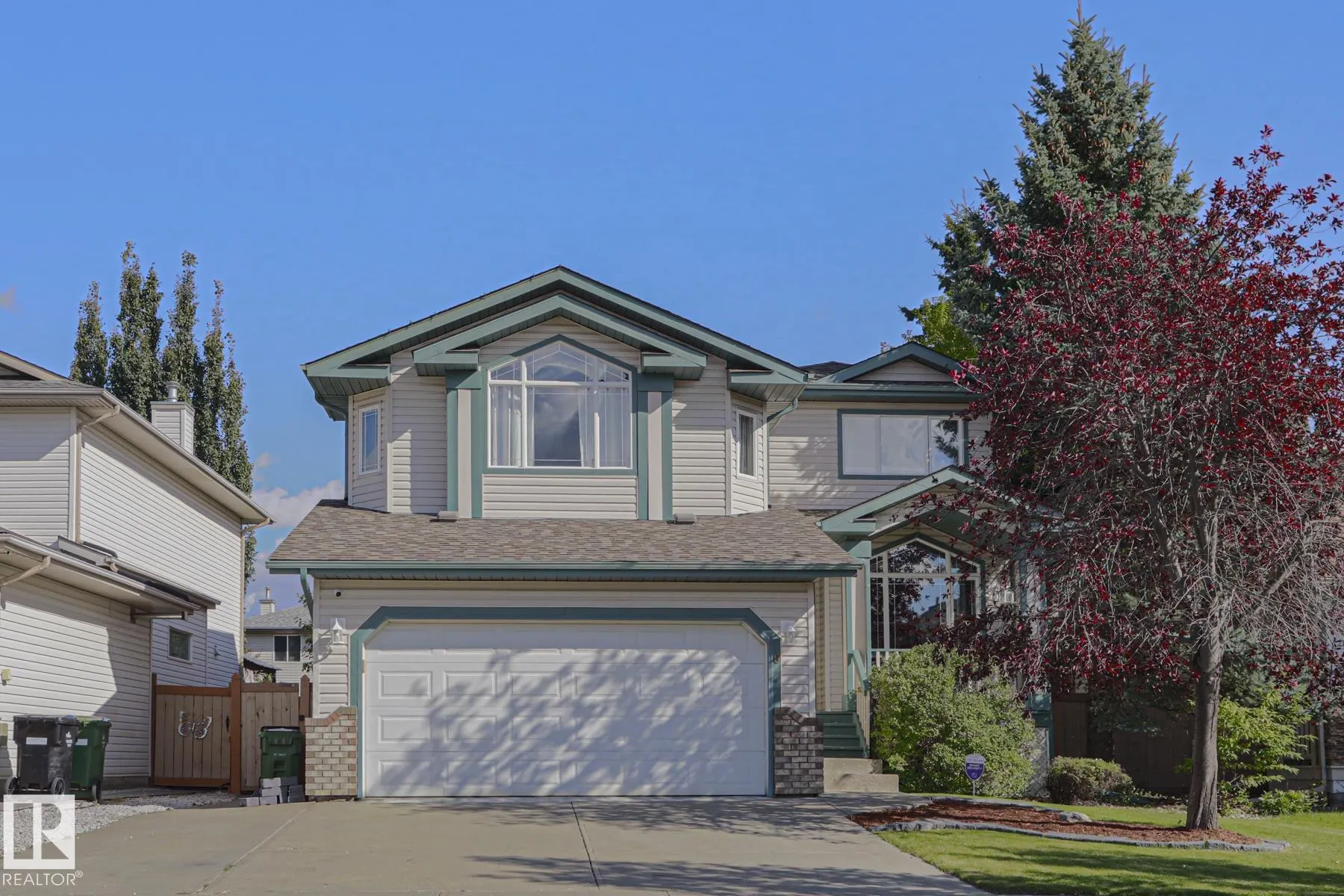 6 WILLIS Crescent