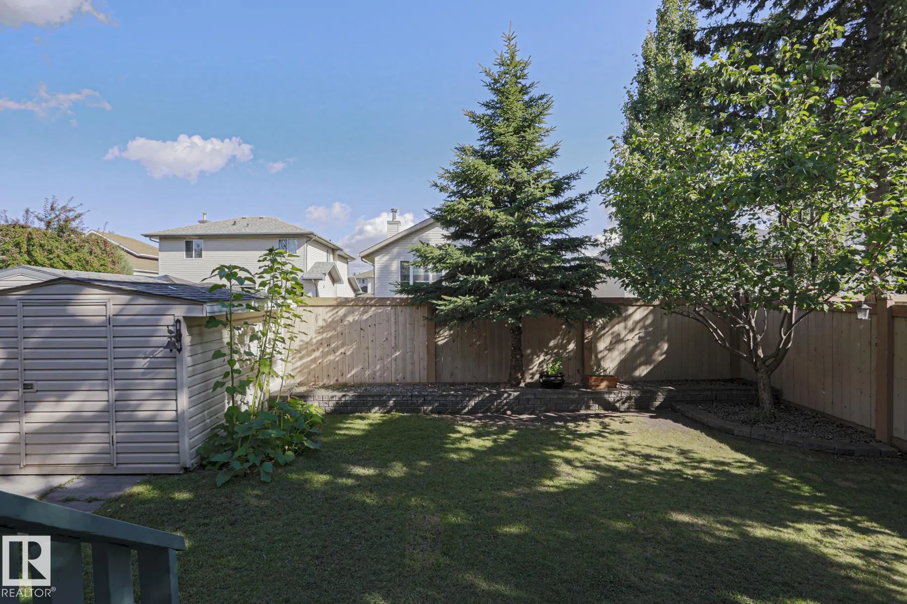 6 WILLIS Crescent