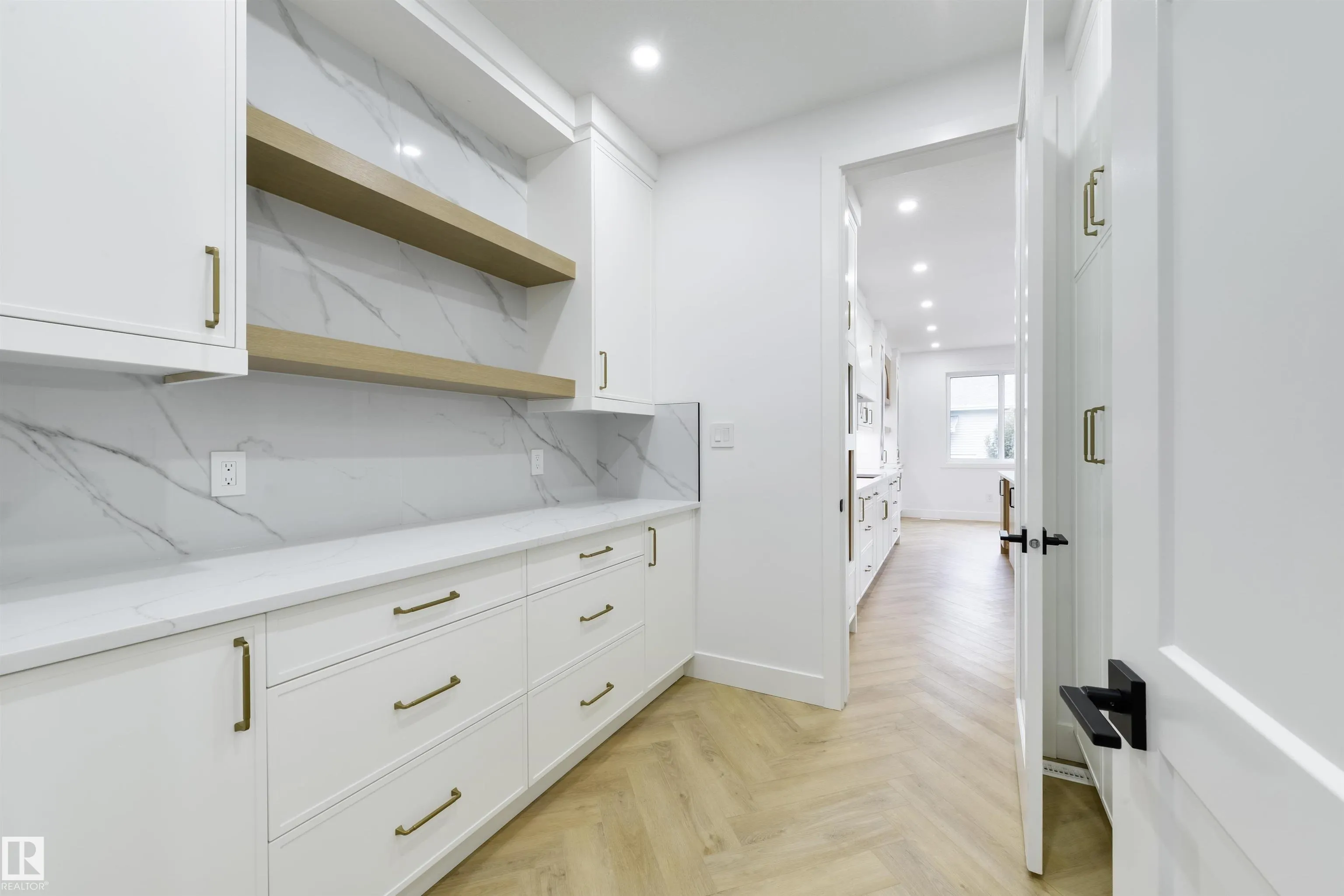 34 AVONLEA Way