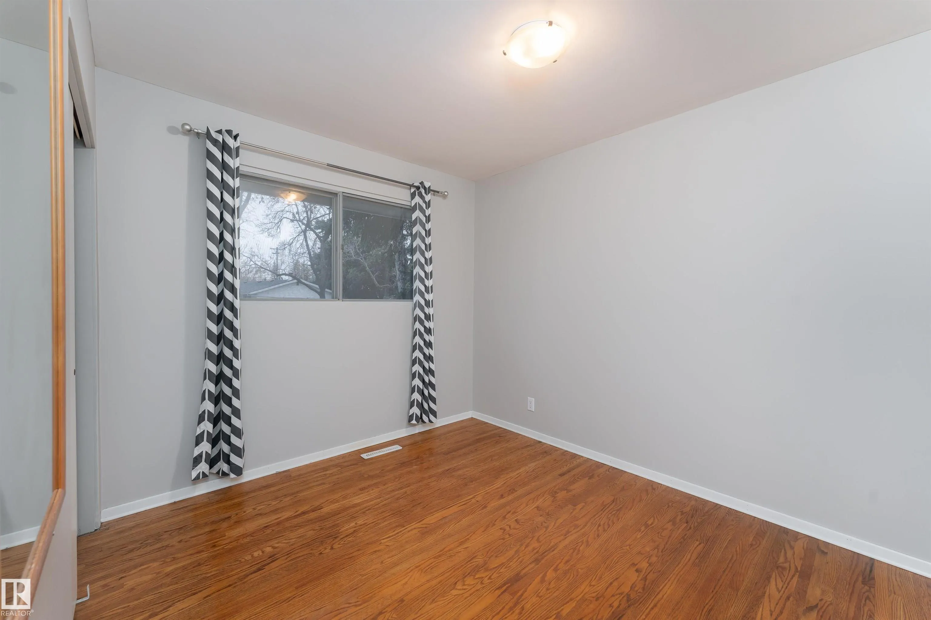 993 Cedar Street