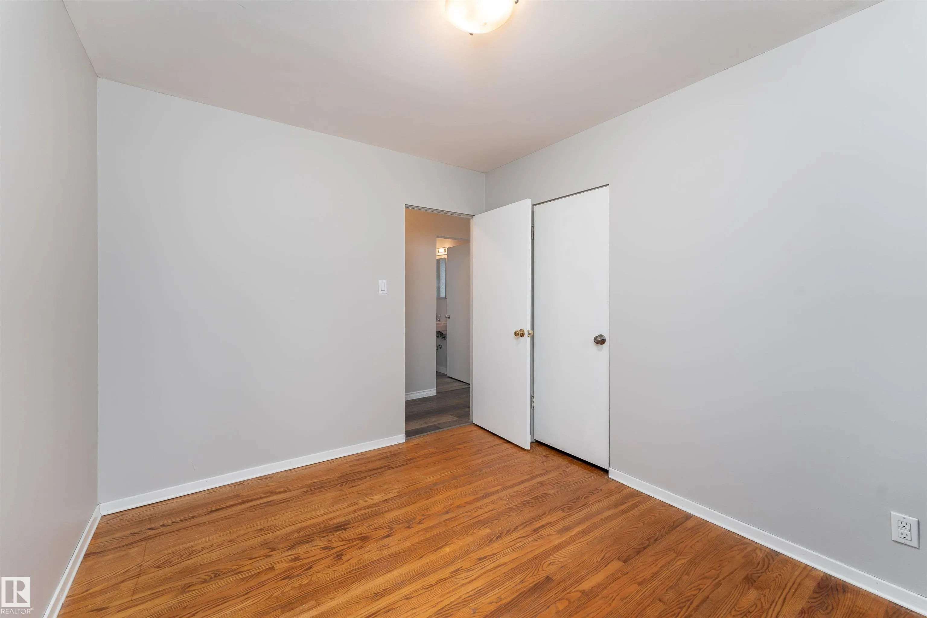 993 Cedar Street