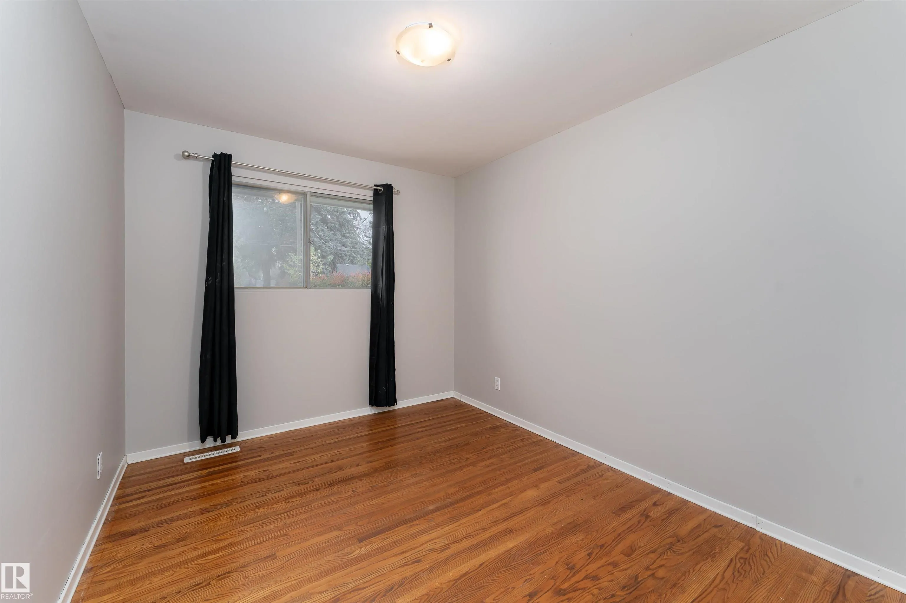 993 Cedar Street