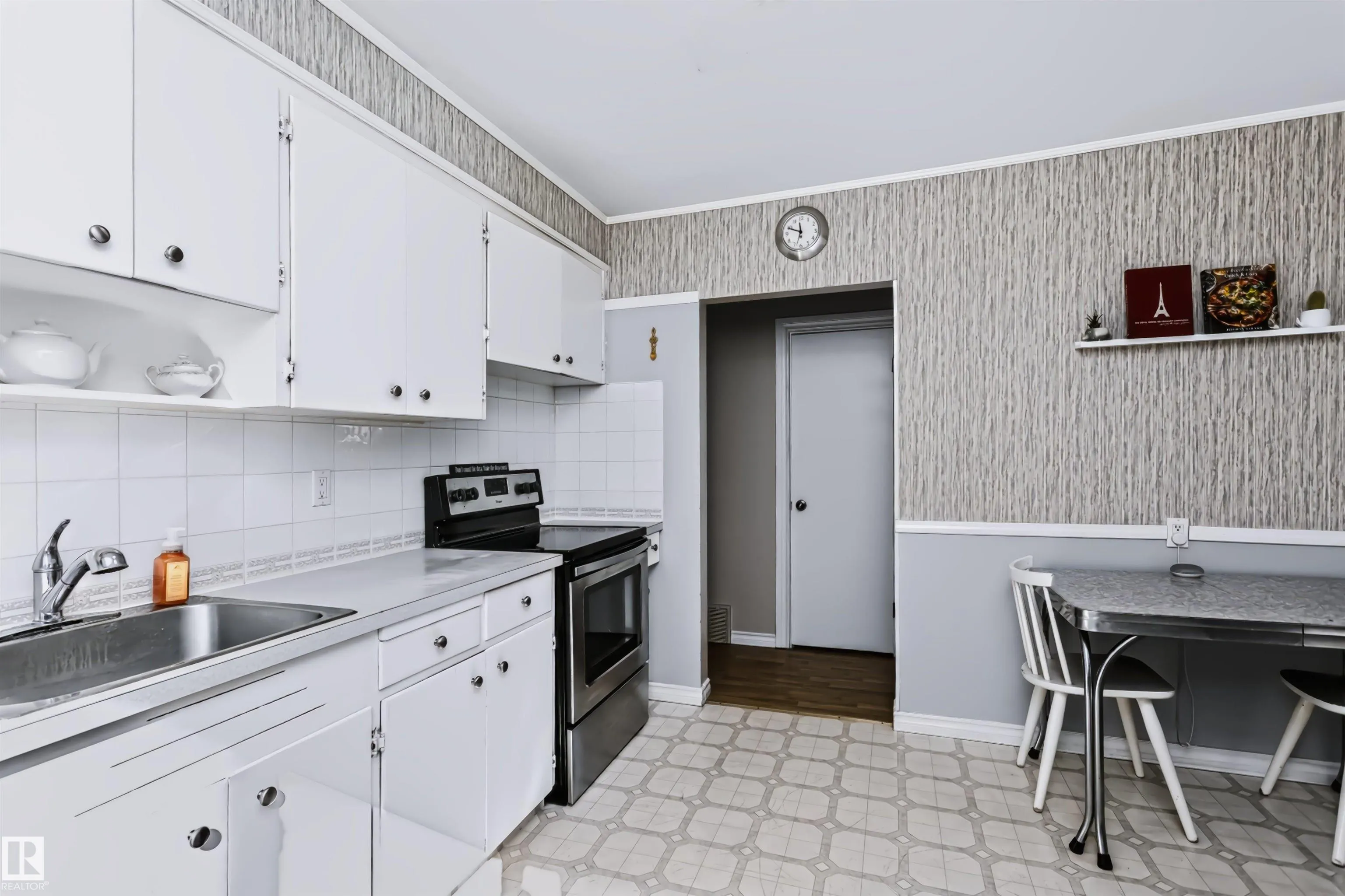 13503 135 Avenue