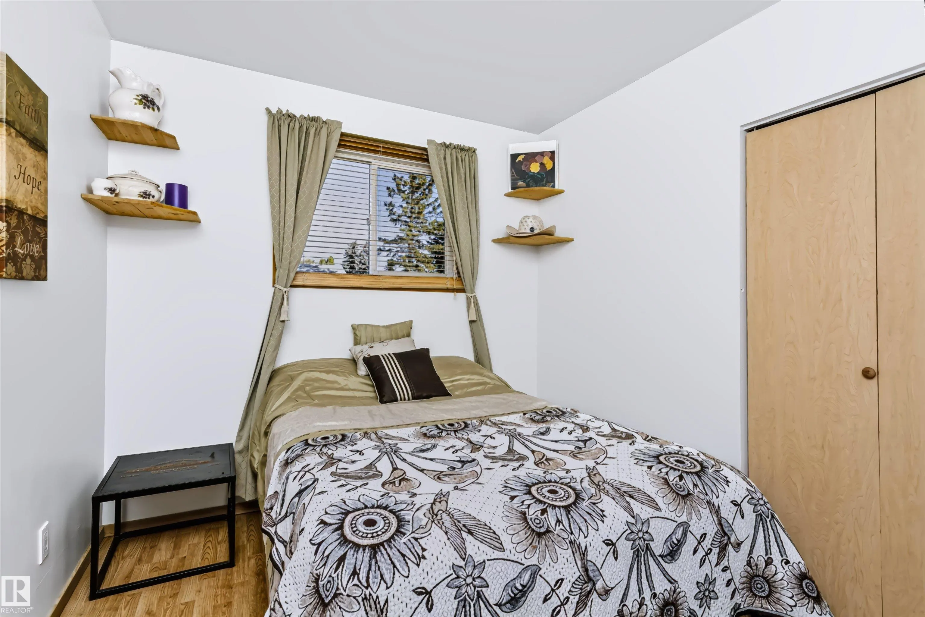13503 135 Avenue