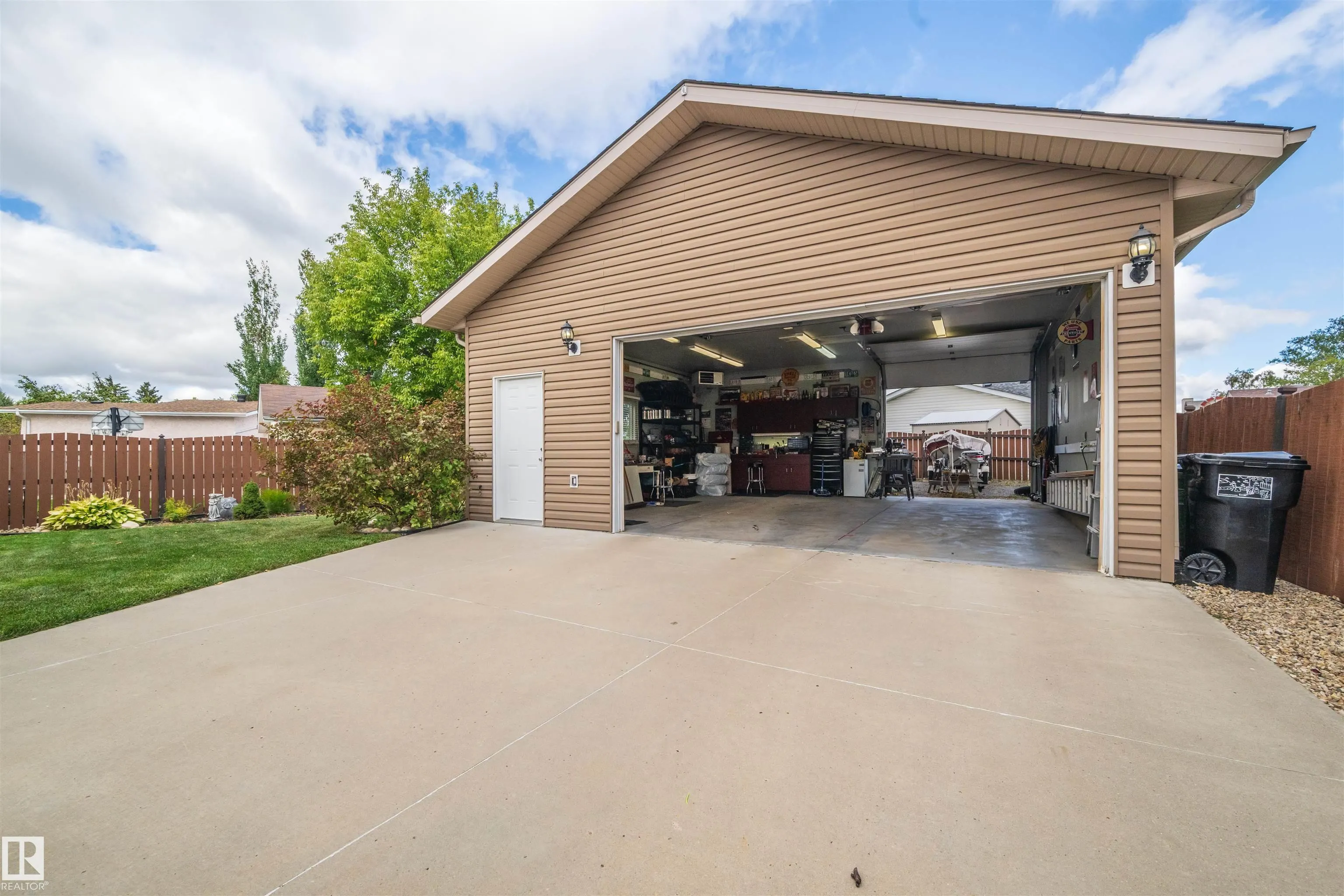 704 WARWICK Road