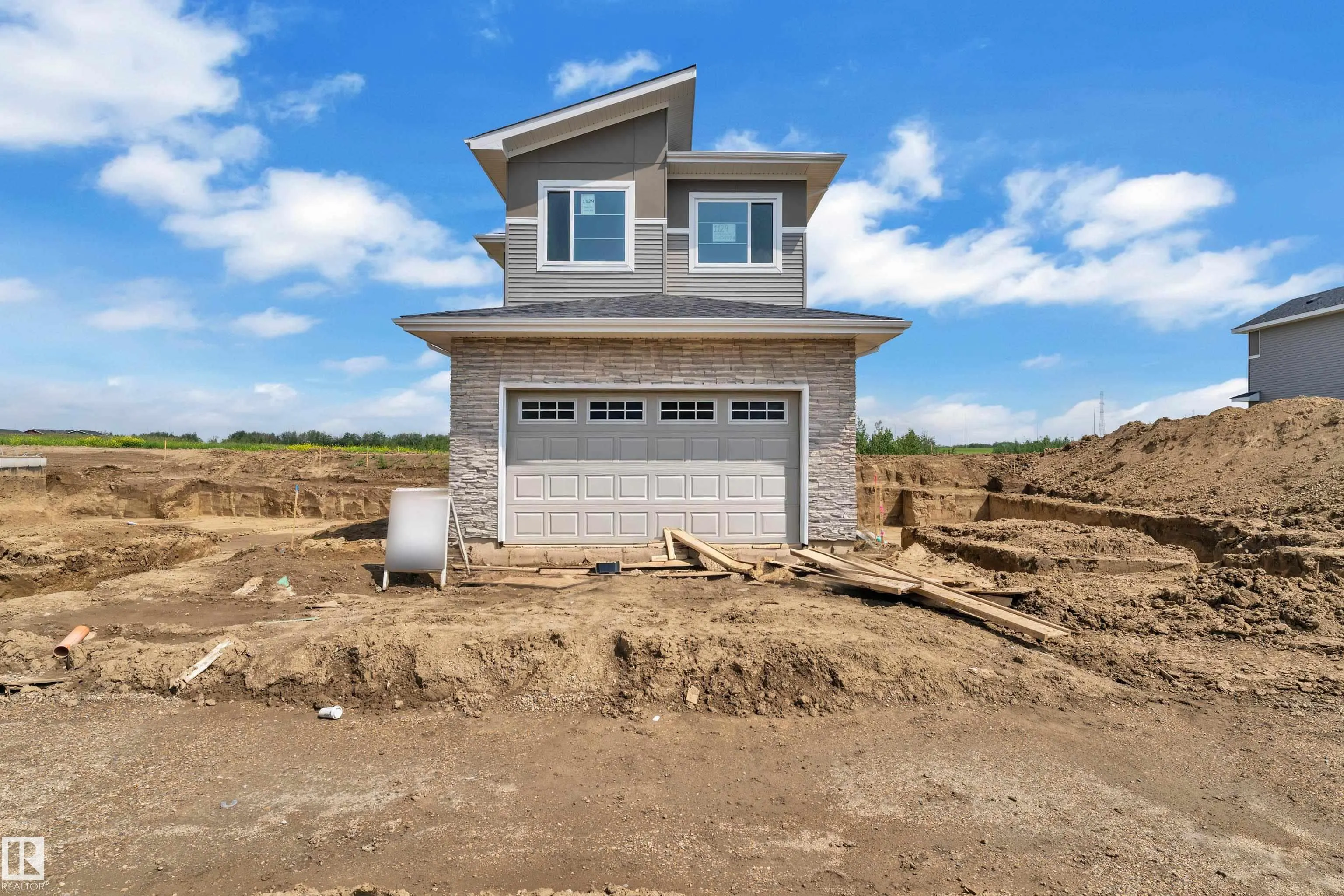 1129 Starling Drive