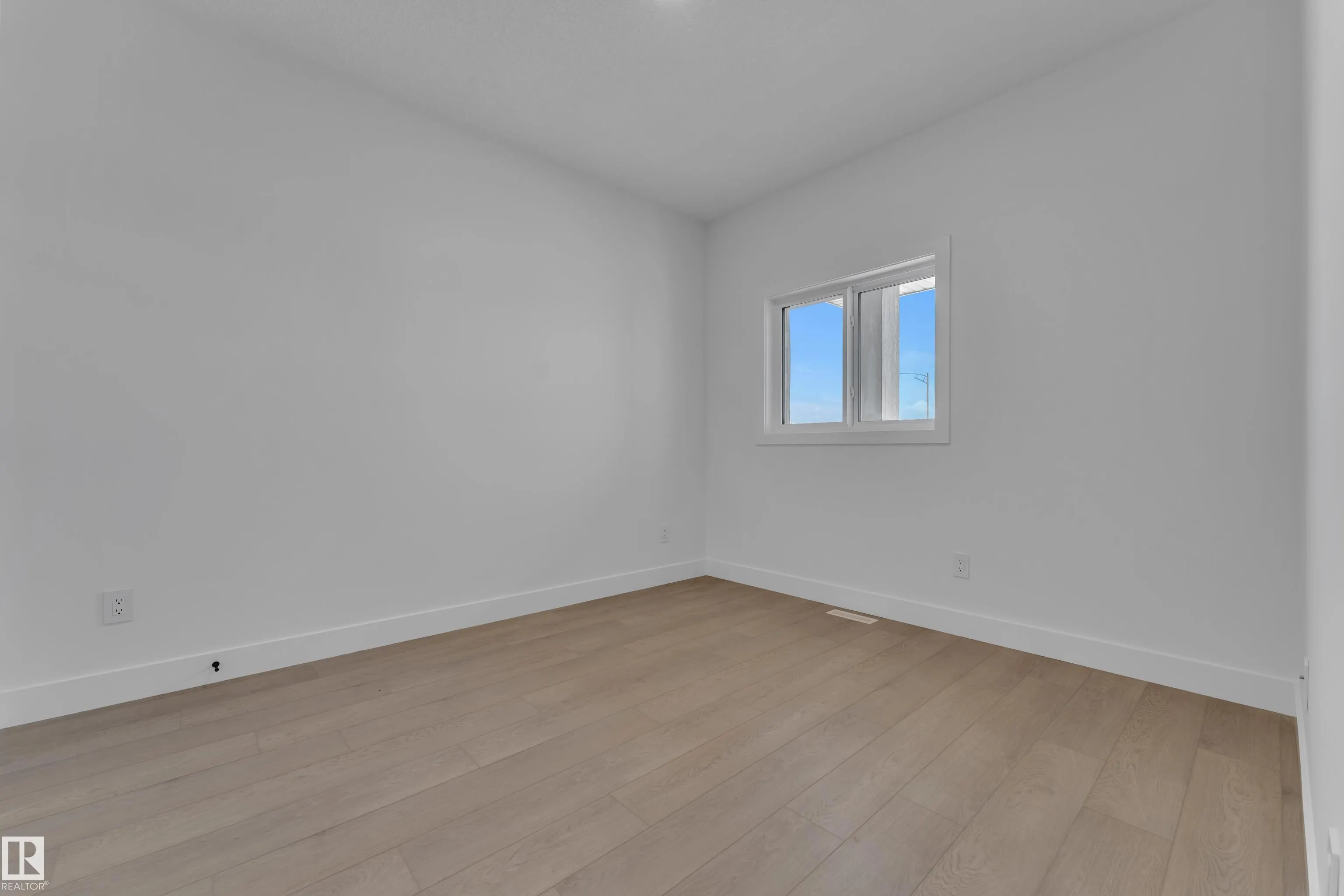 1129 Starling Drive