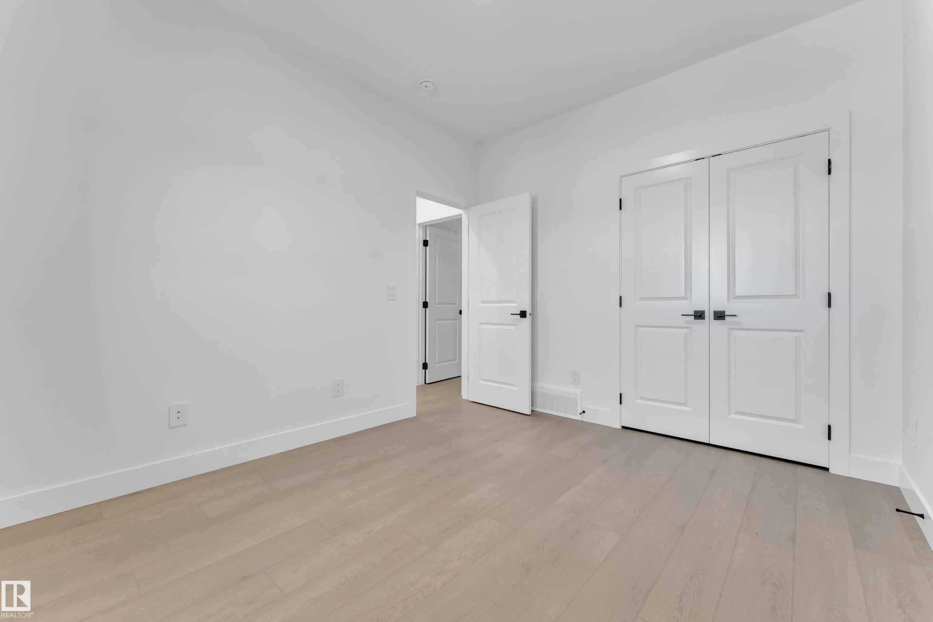 1129 Starling Drive
