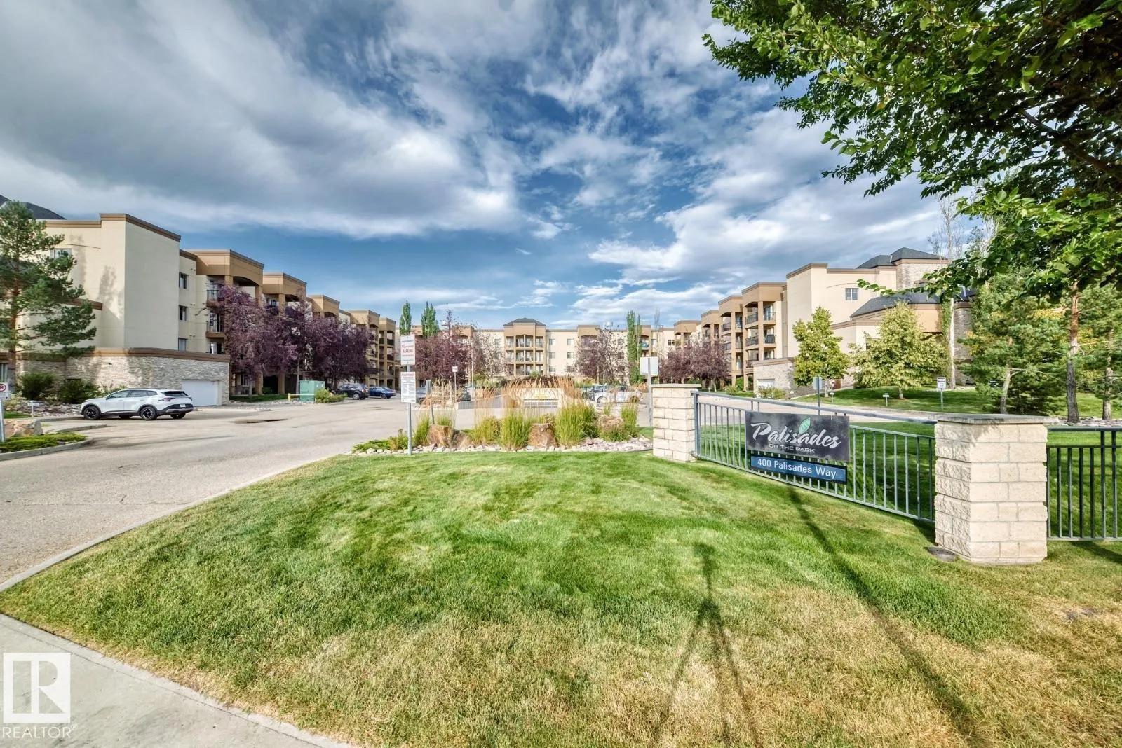 400 PALISADES Way