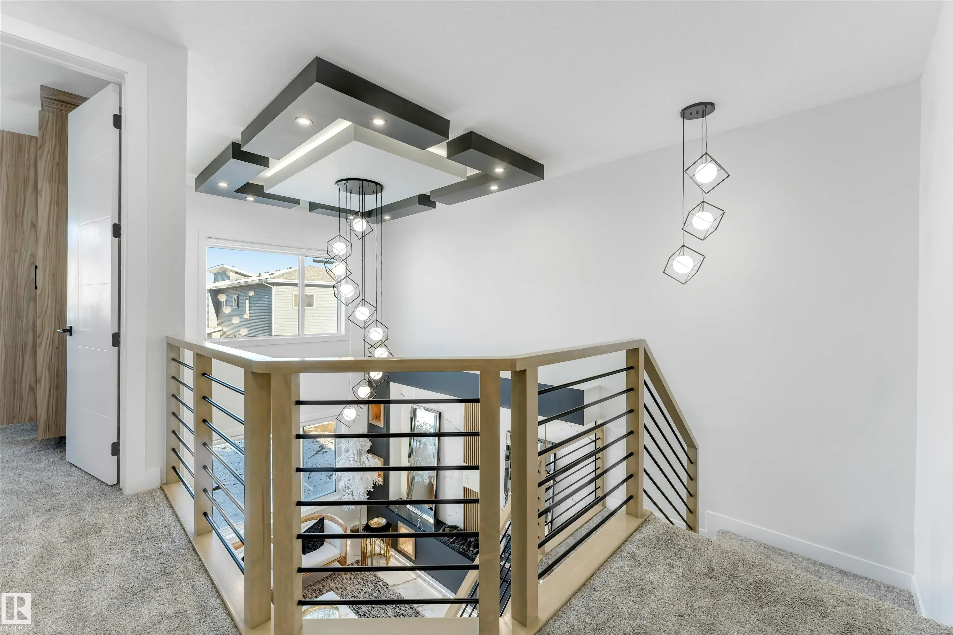 204 Falcon Crescent