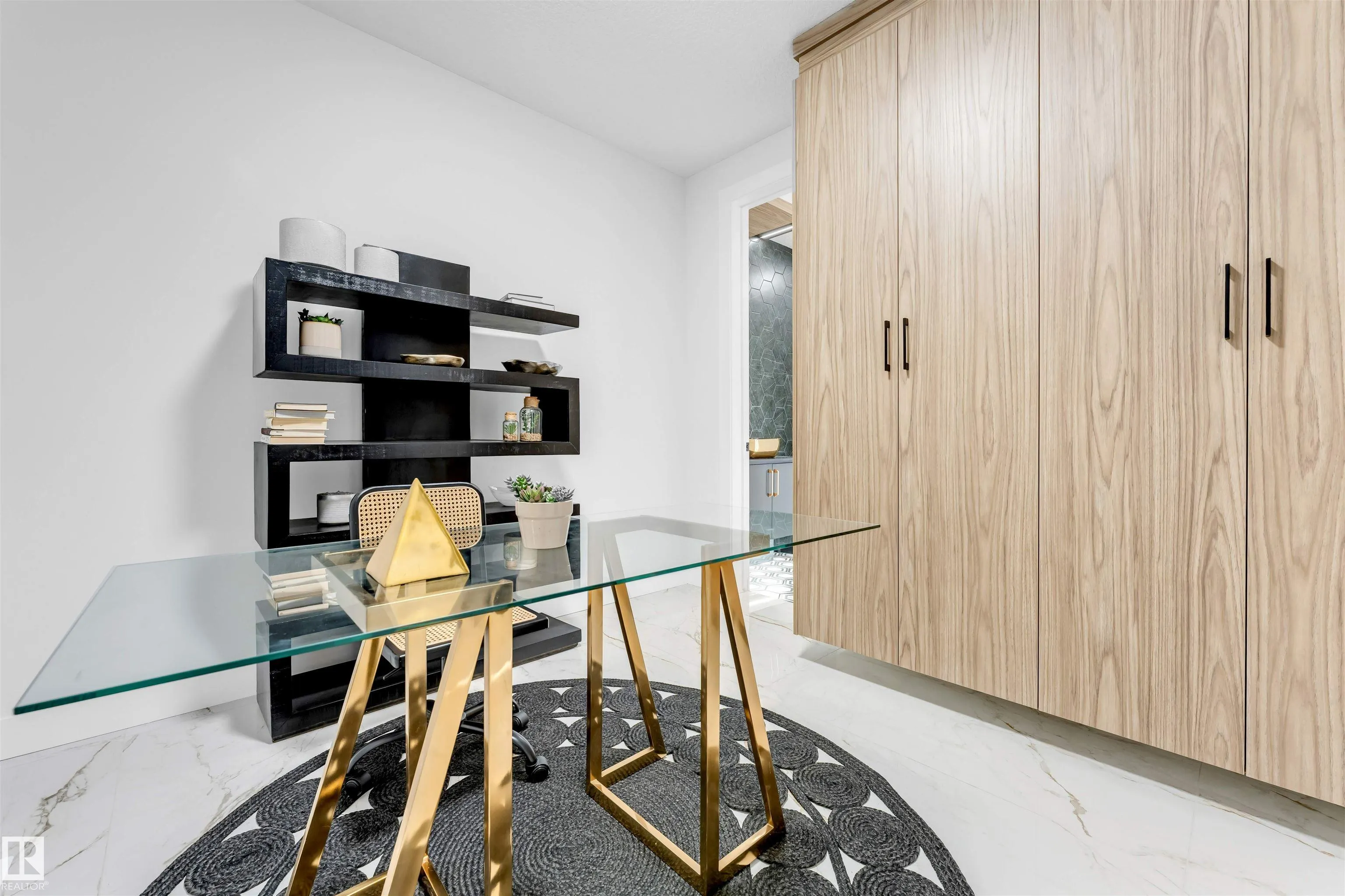 204 Falcon Crescent