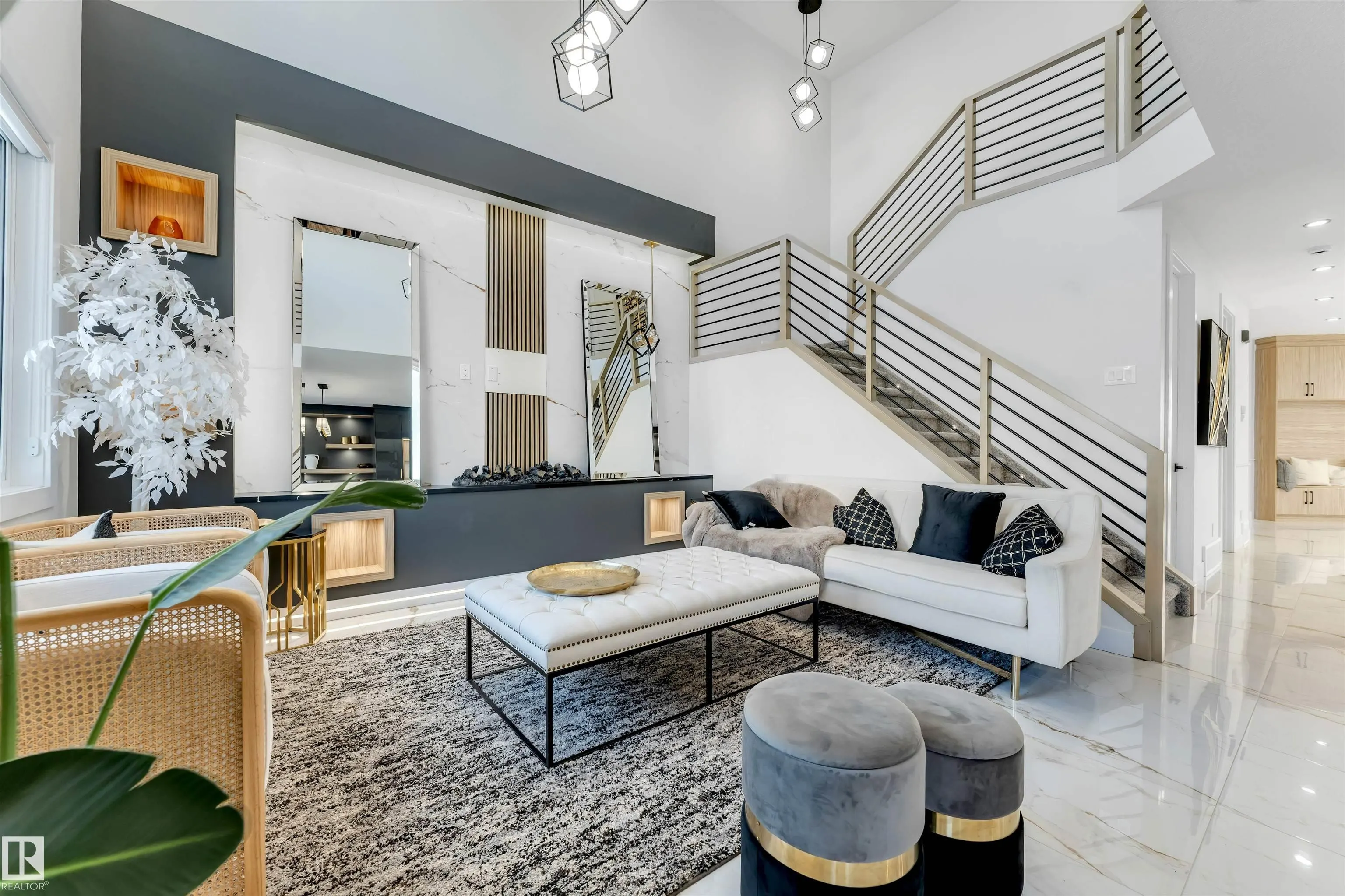 204 Falcon Crescent