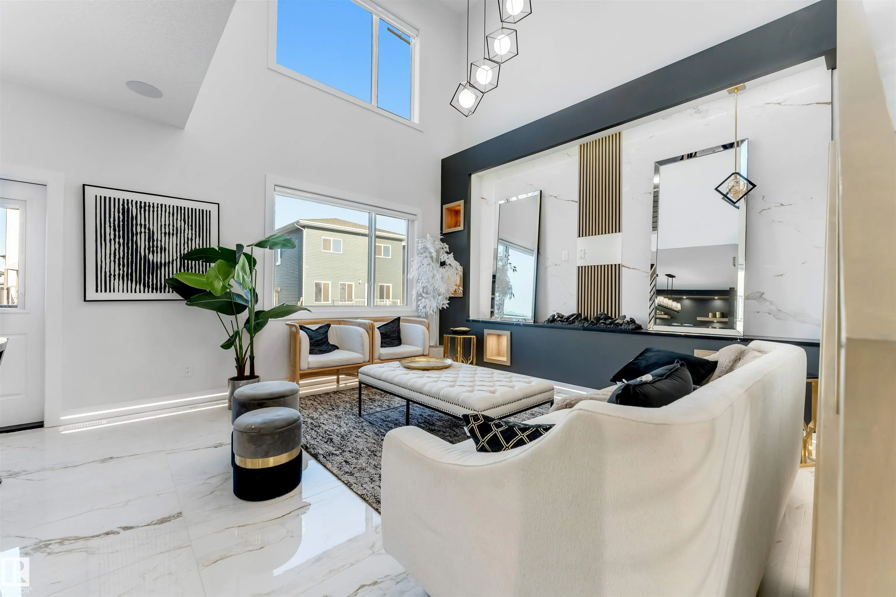 204 Falcon Crescent