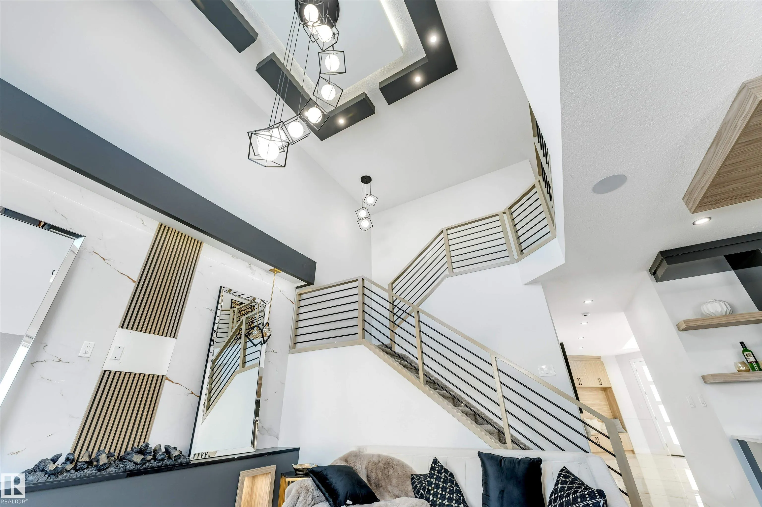 204 Falcon Crescent