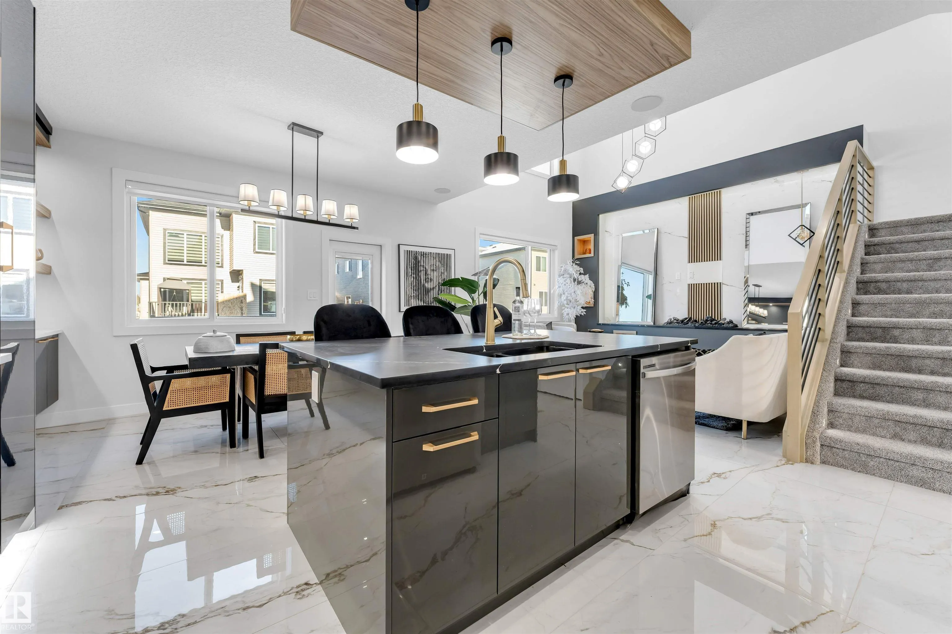 204 Falcon Crescent