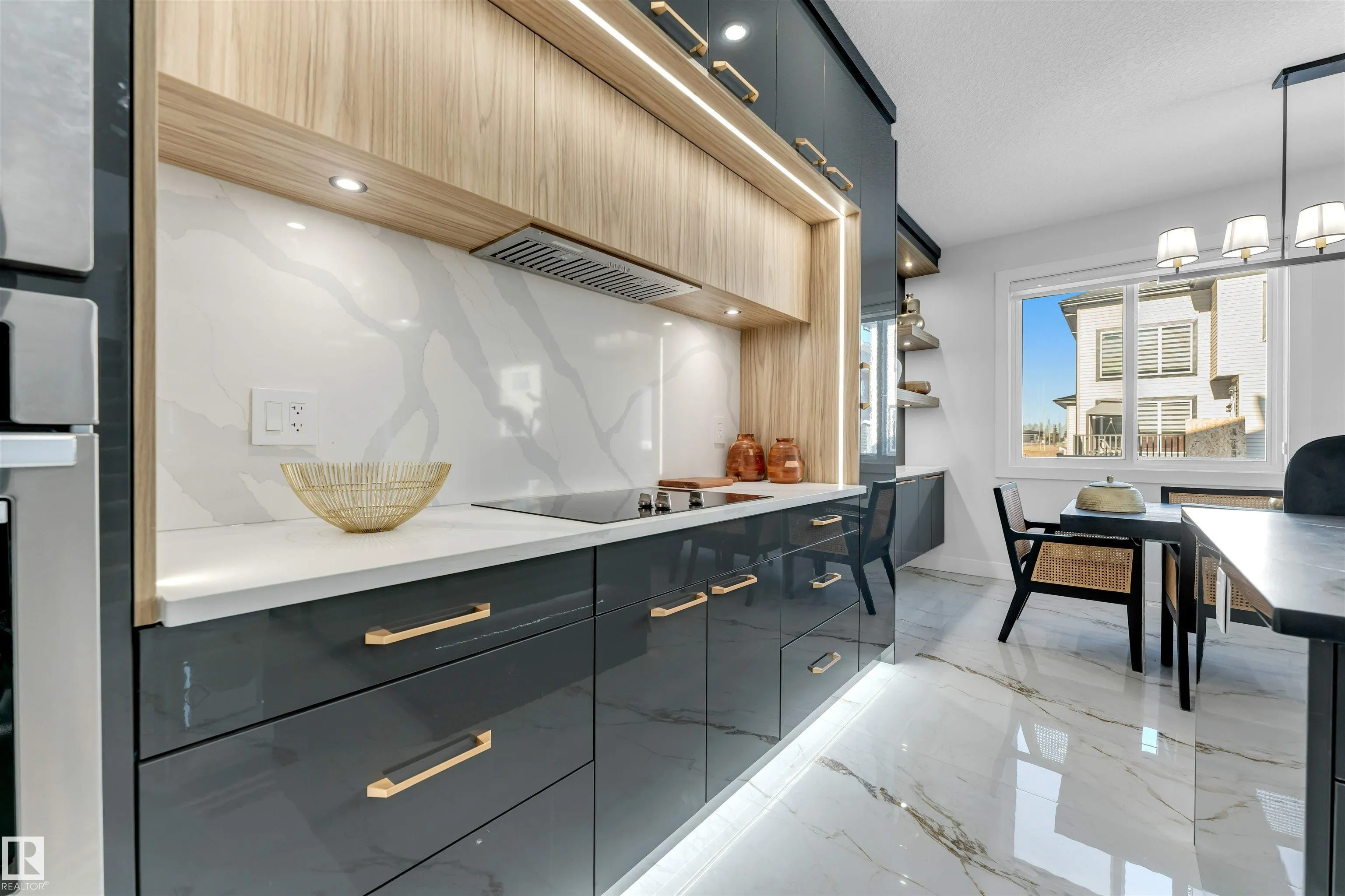 204 Falcon Crescent