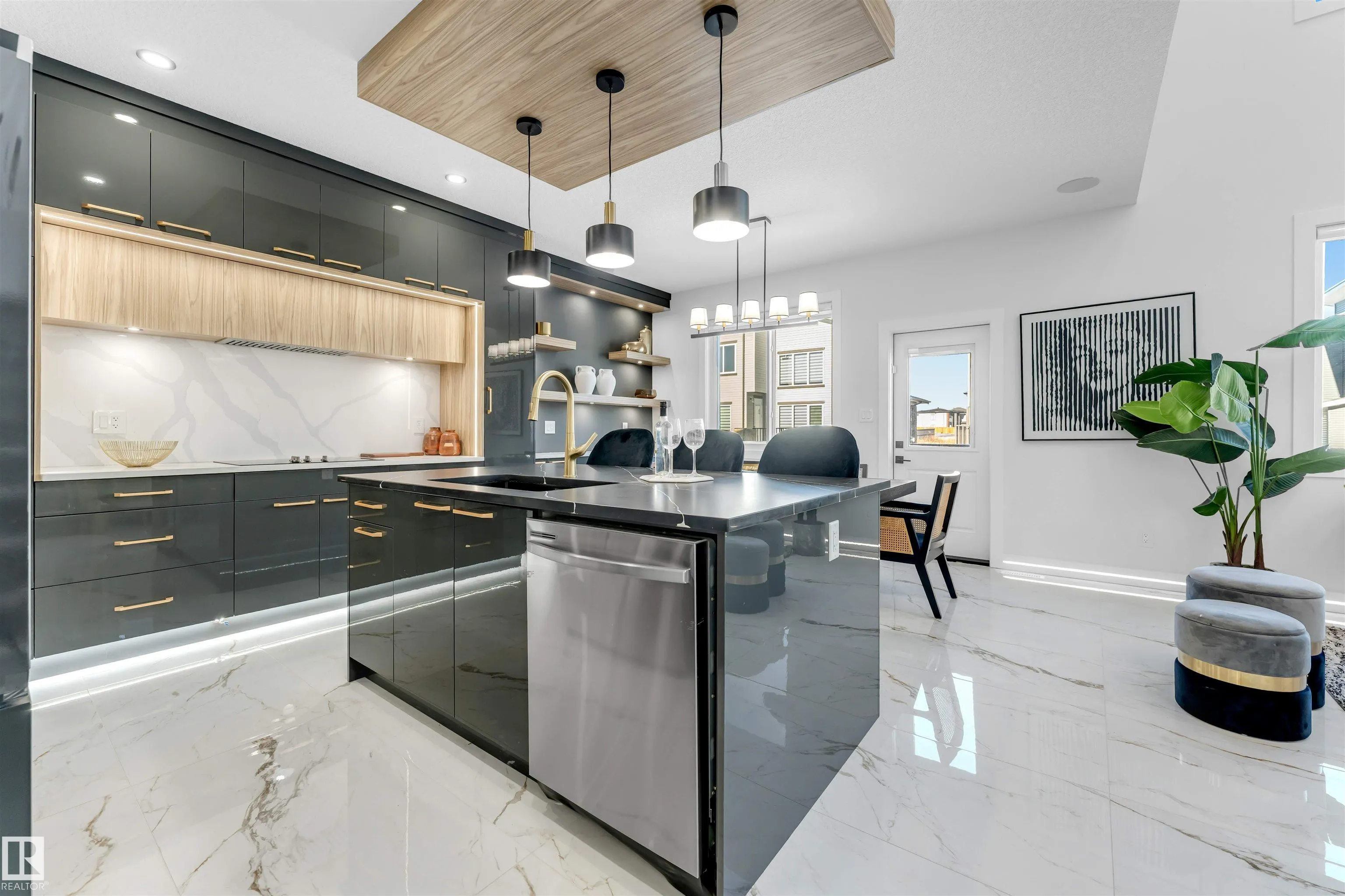 204 Falcon Crescent