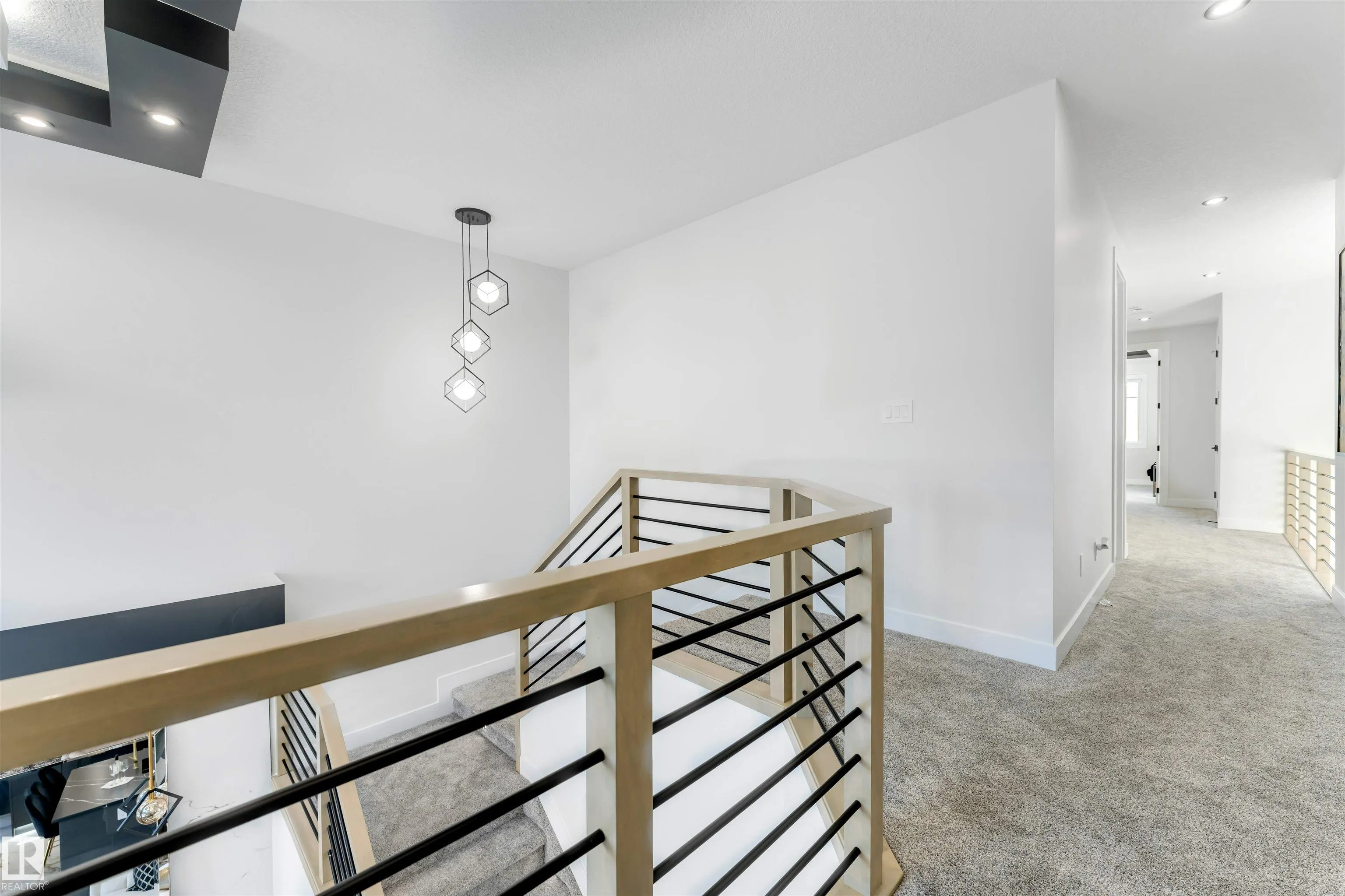 204 Falcon Crescent
