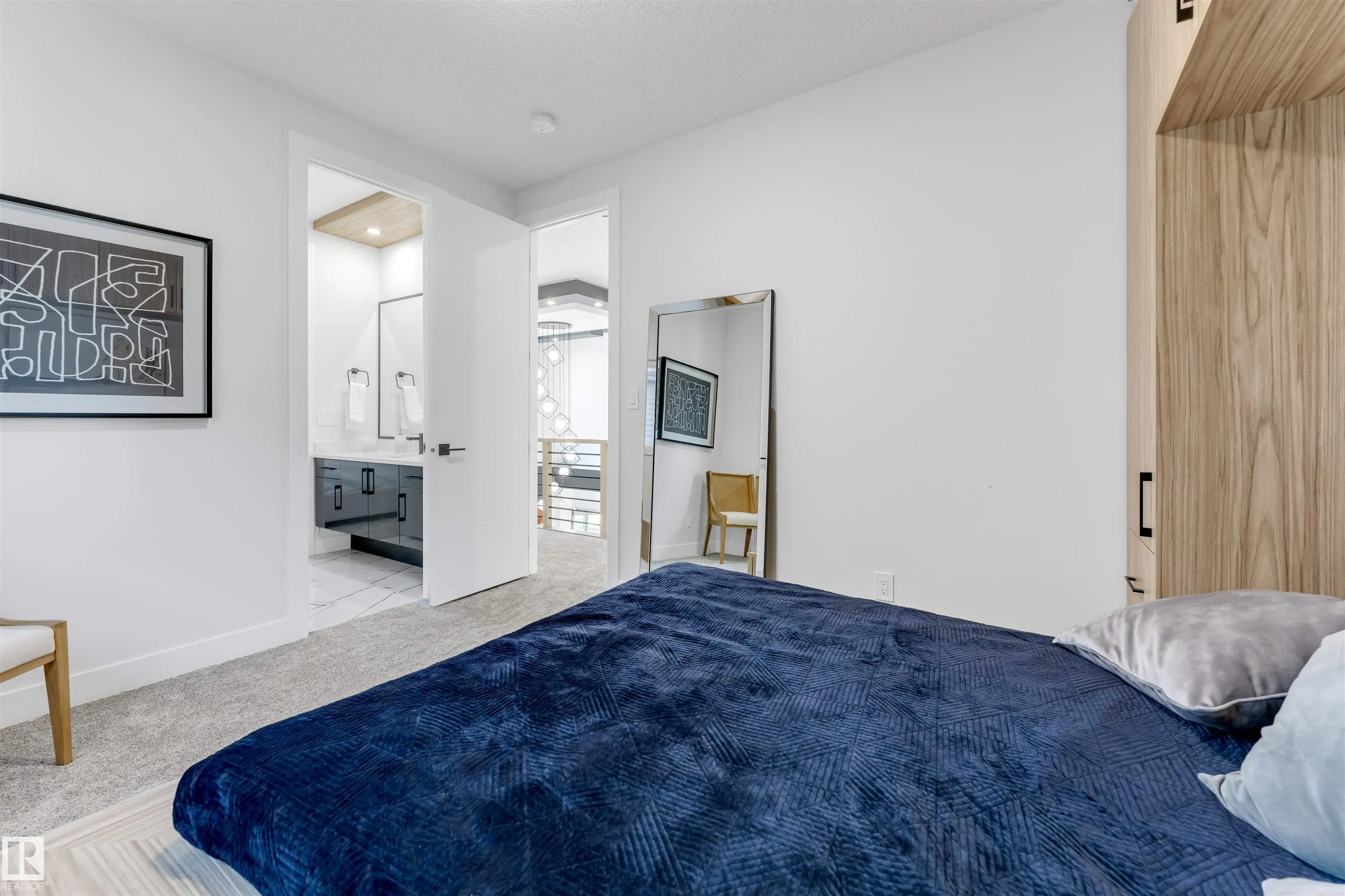 204 Falcon Crescent