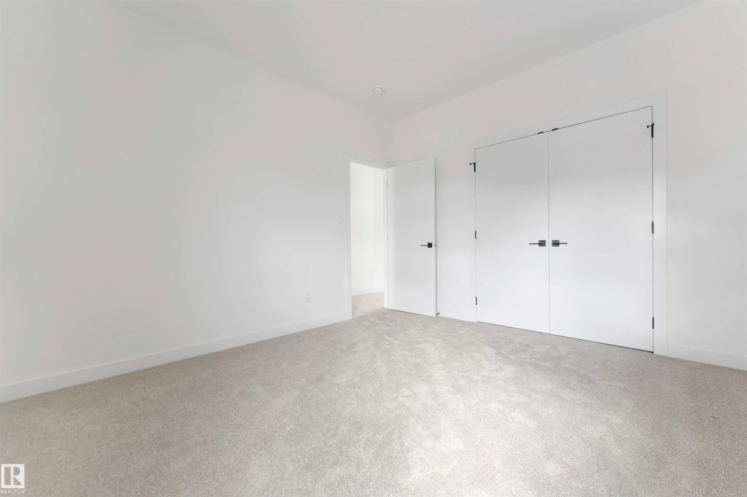 208 Falcon Crescent